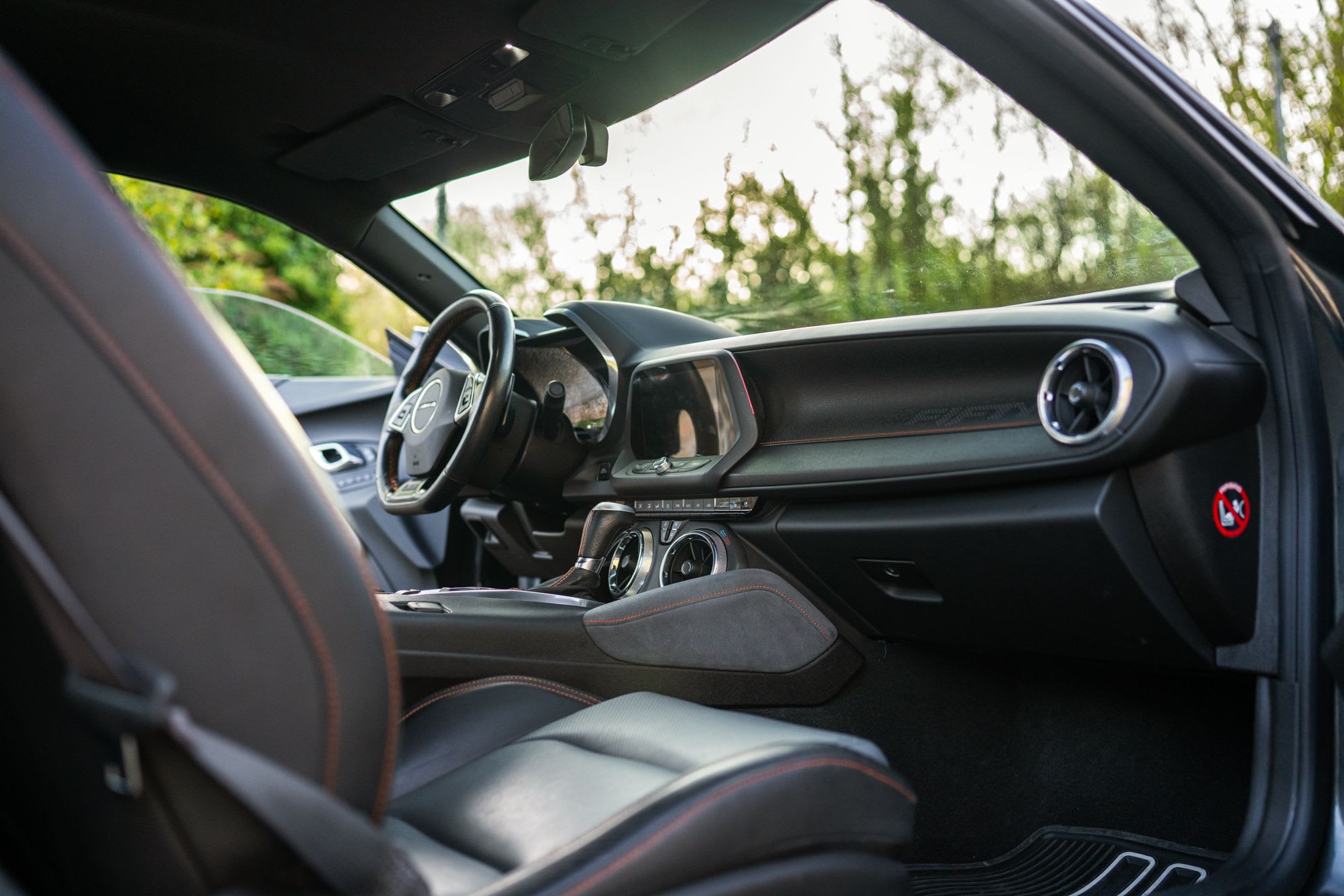 CHEVROLET Camaro 6.2 V8 Edition 50ème Anniversaire 2017 used interior (1)