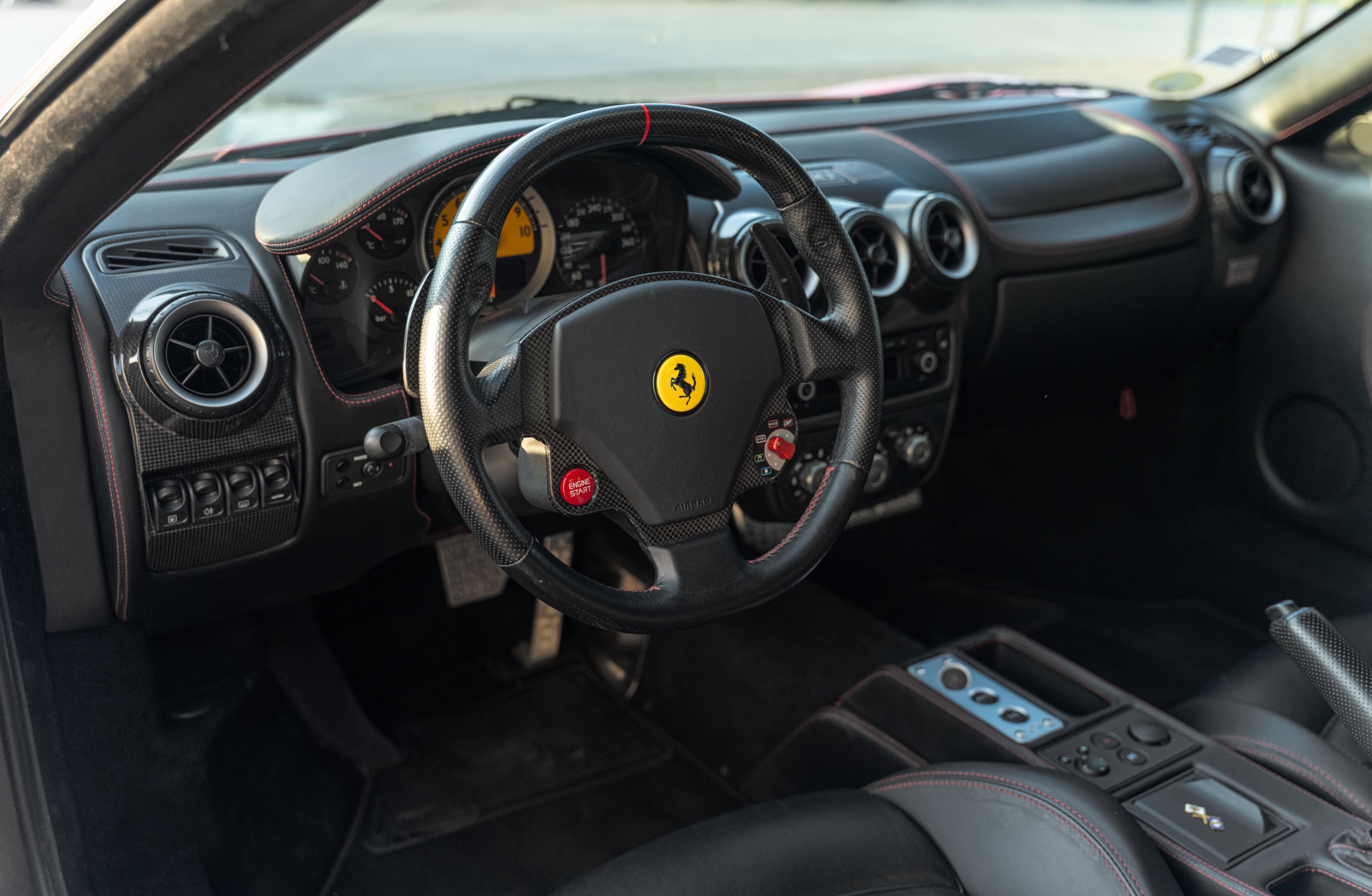 FERRARI F430 2006 used interior (1)