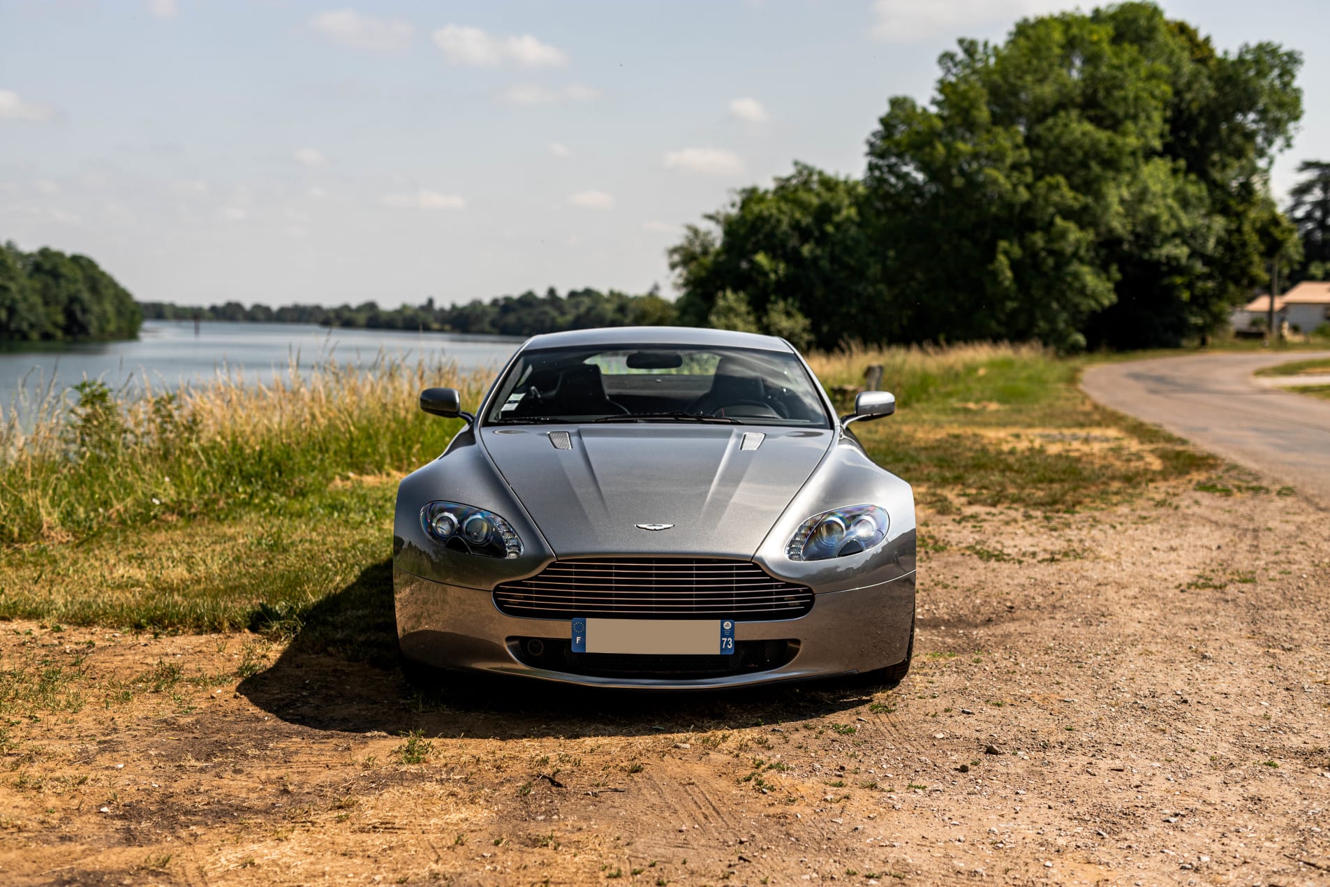 aston martin vantage  4.3