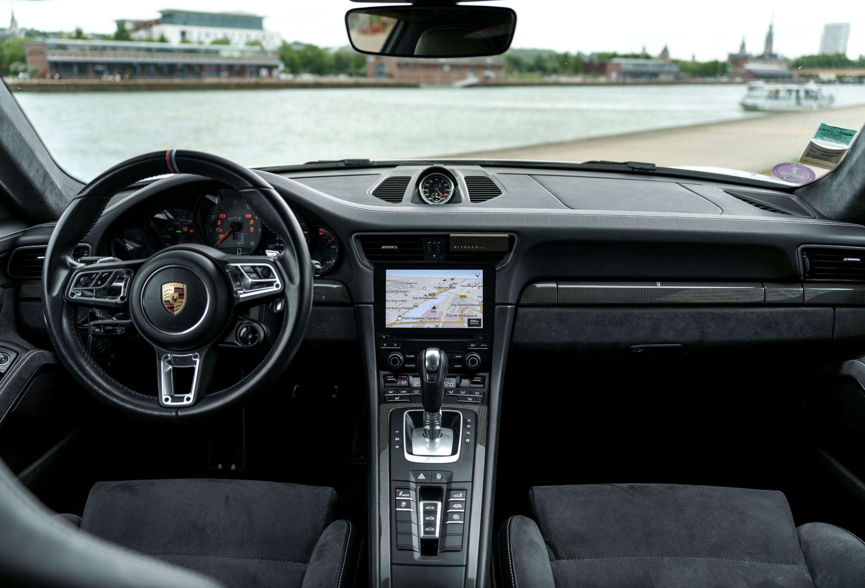 PORSCHE 911 991.2 Carrera Gts 2017 used interior (1)