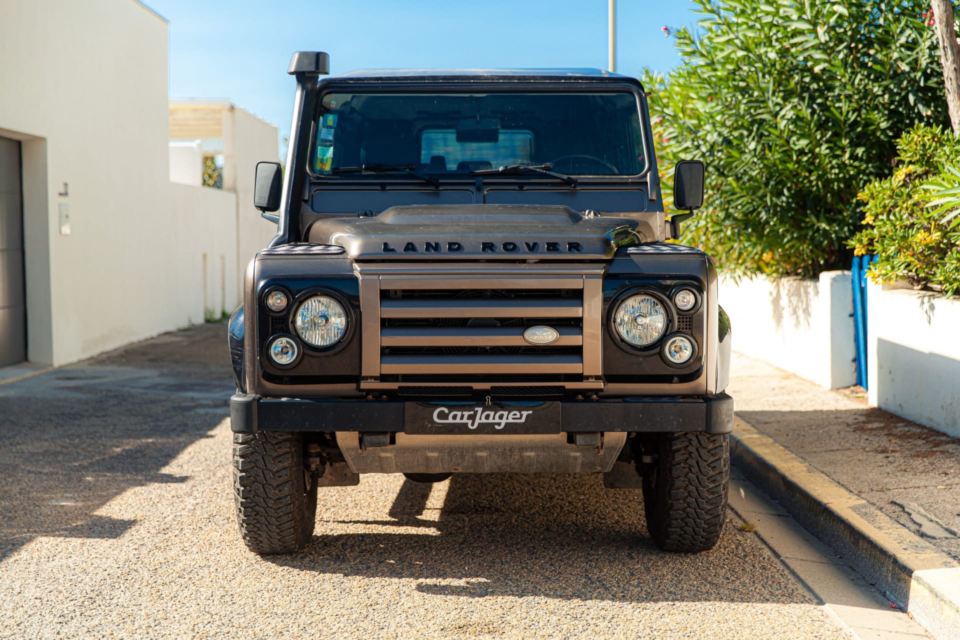 LAND ROVER Defender Special Edition Rough Ii 110 Td4 2013 used video (1)