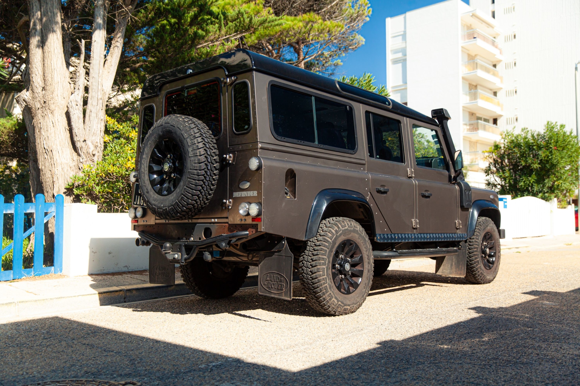 Photo LAND ROVER Defender Special Edition - Rough II 110 SW 2013