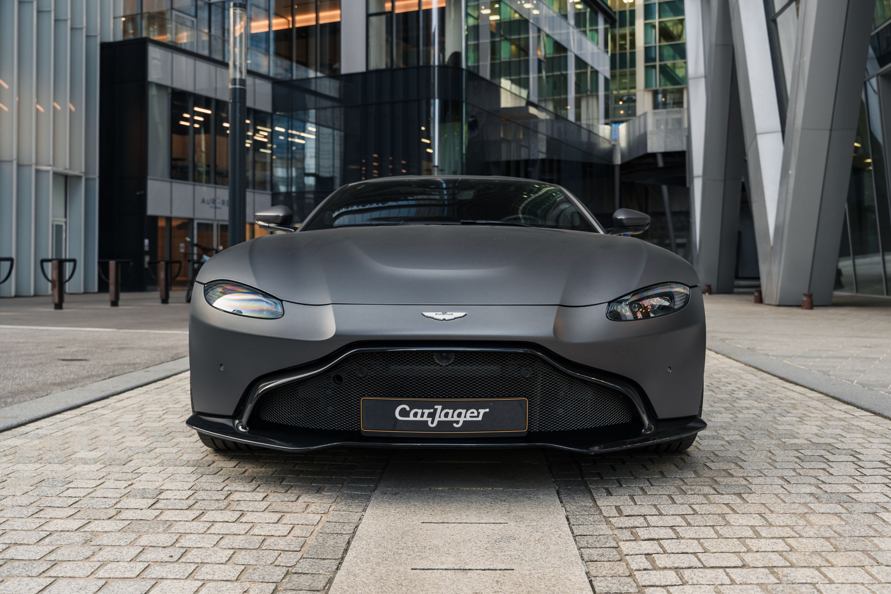 Aston Martin Vantage V8 