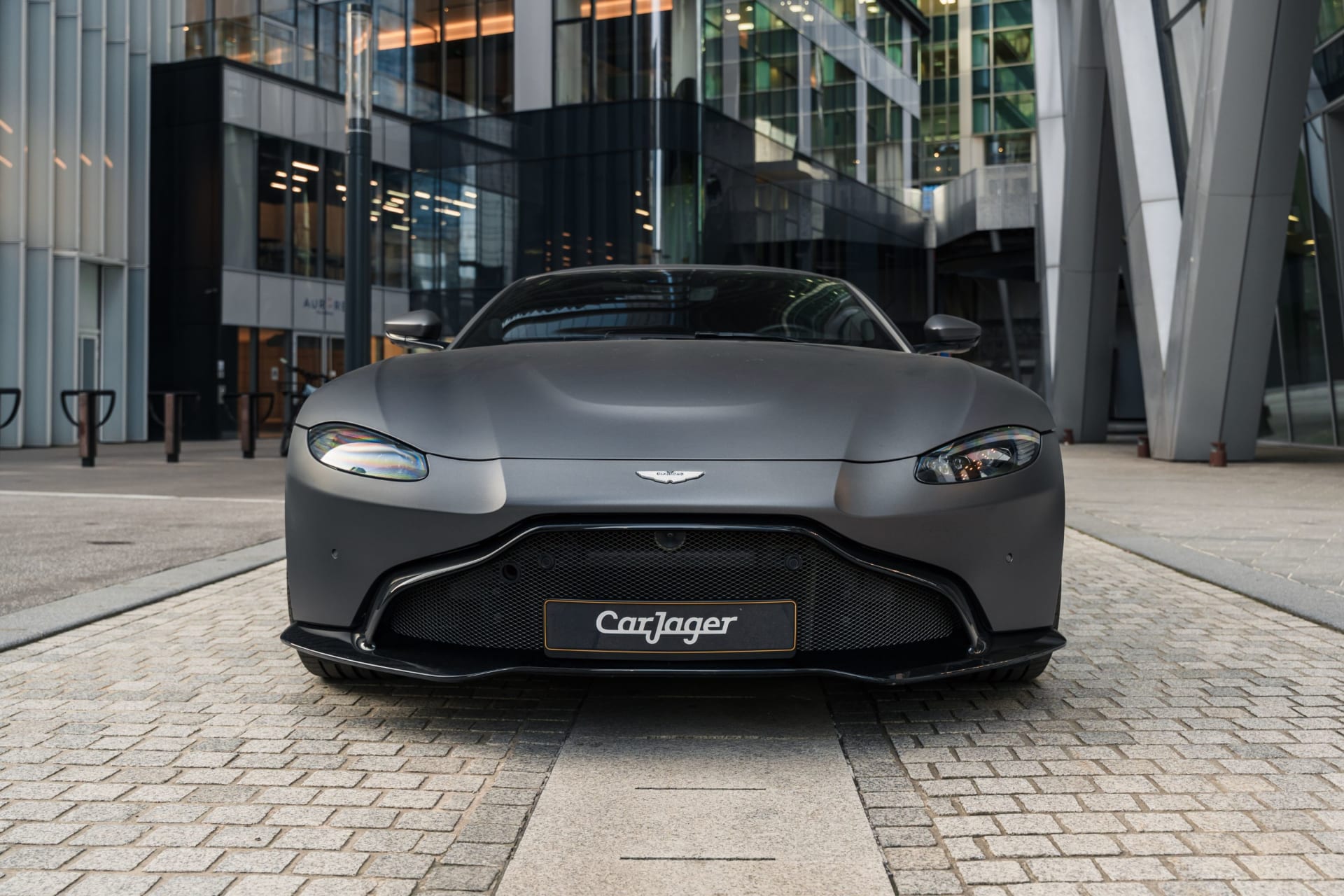 Aston Martin Vantage V8 