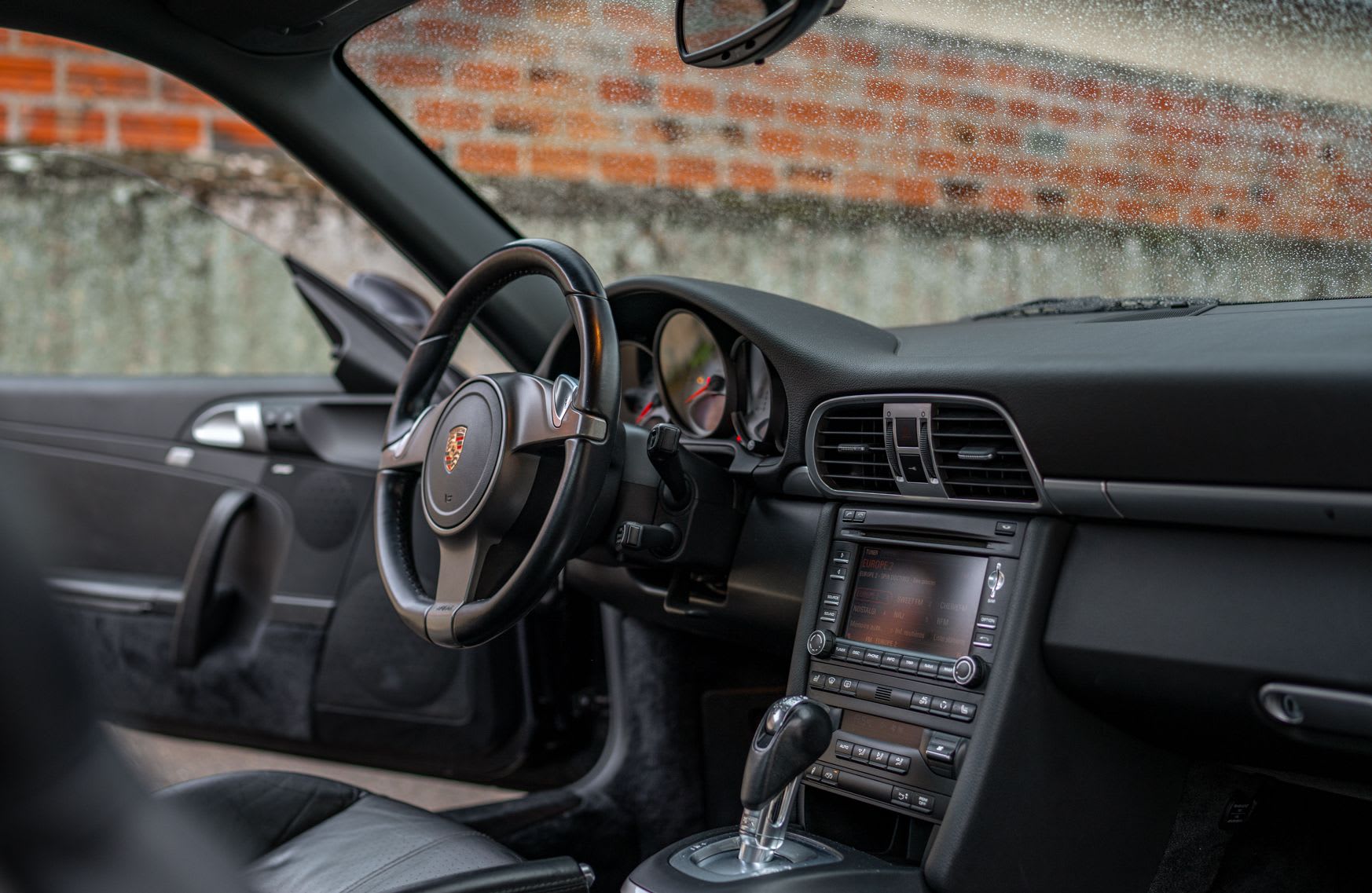 PORSCHE 911 997.2 Carrera S 2010 used interior (1)