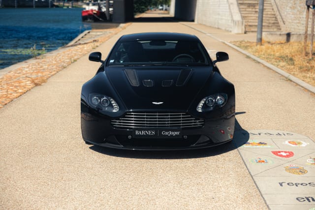 ASTON MARTIN Vantage V12 Carbon Black Edition 2012 occasion
