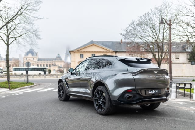 Aston Martin Dbx