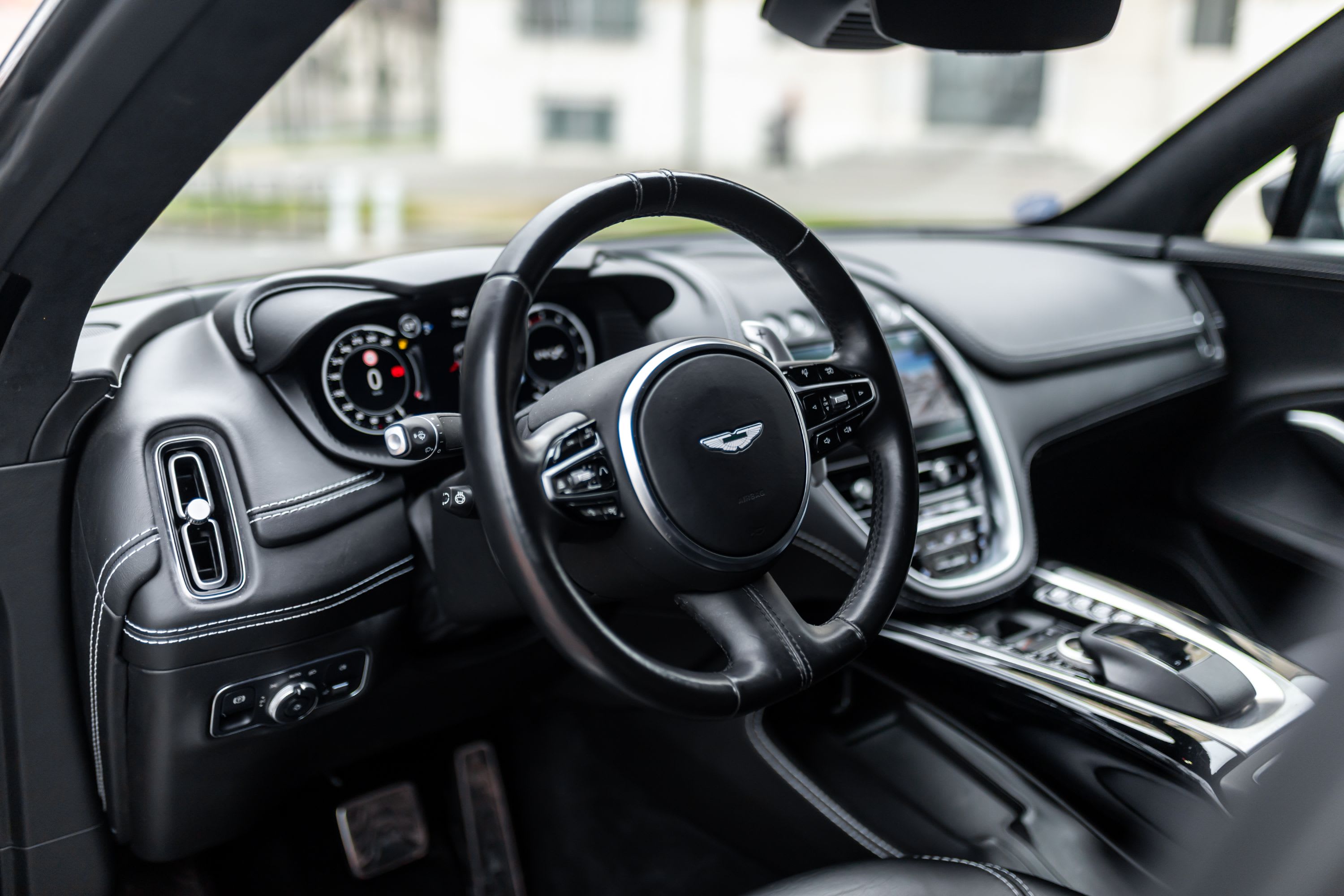 ASTON MARTIN Dbx 2021 occasion intérieur (1)