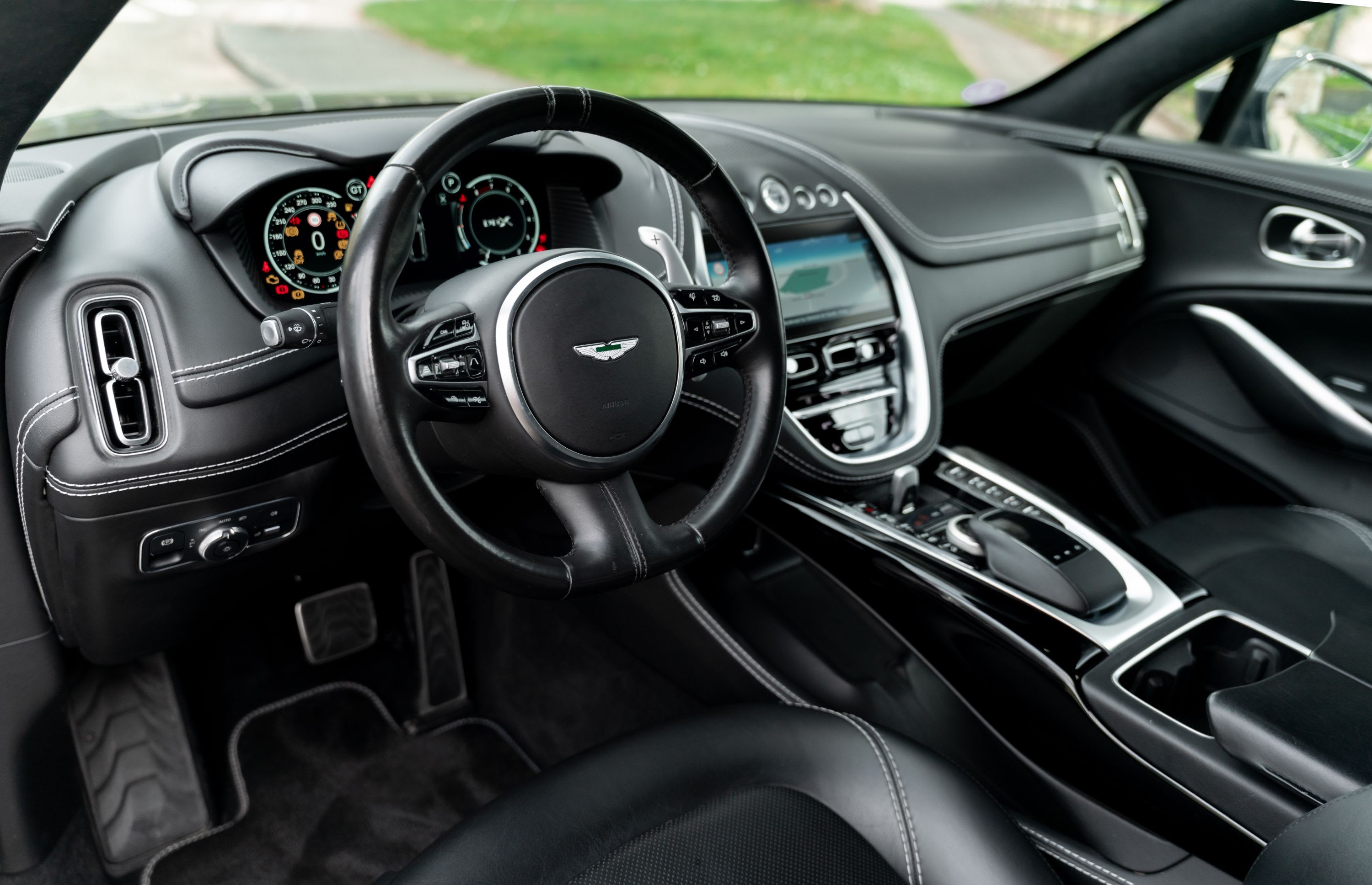 ASTON MARTIN Dbx 2021 occasion intérieur (1)