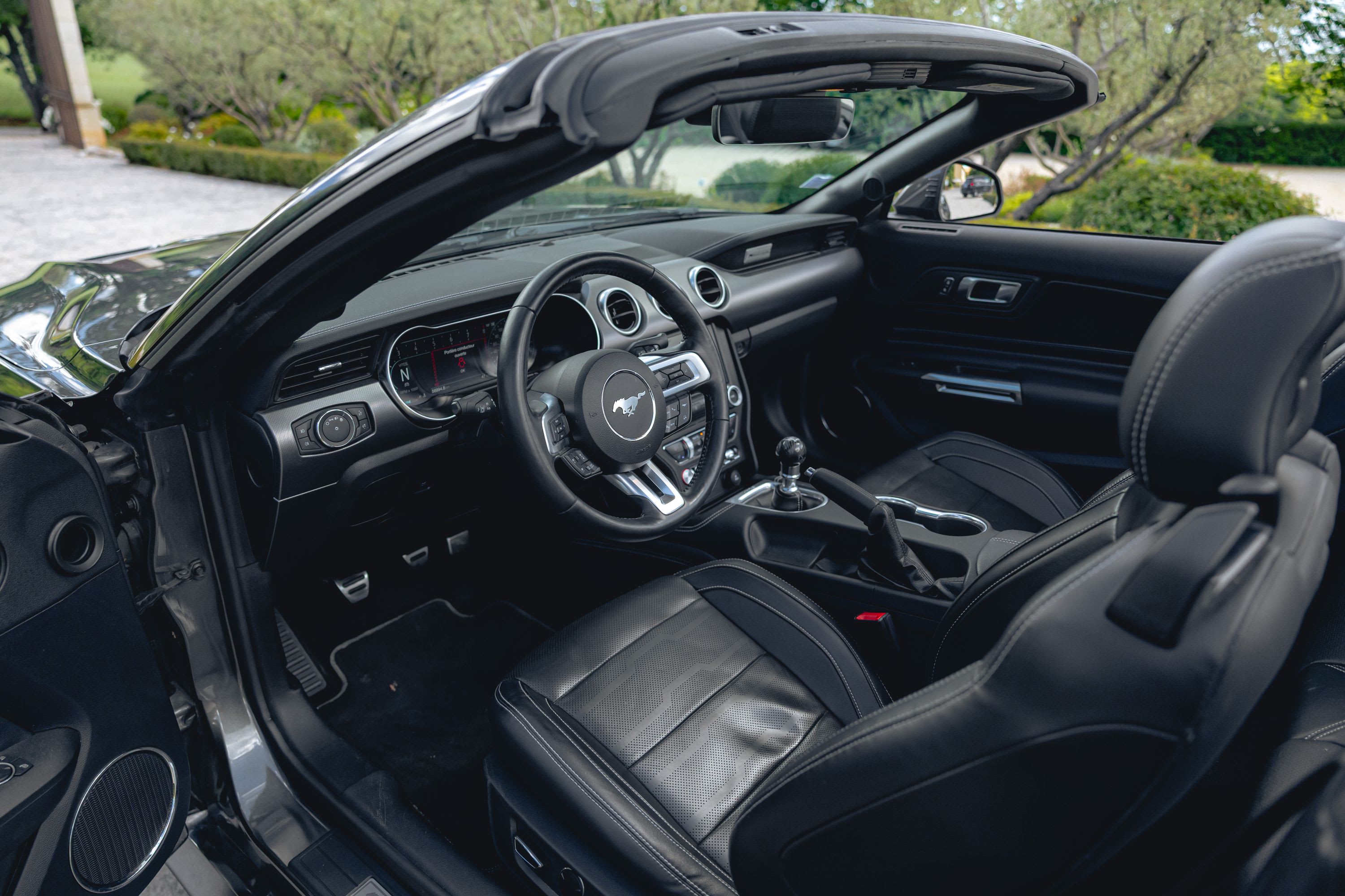 FORD Mustang Gt Convertible 2019 used interior (1)