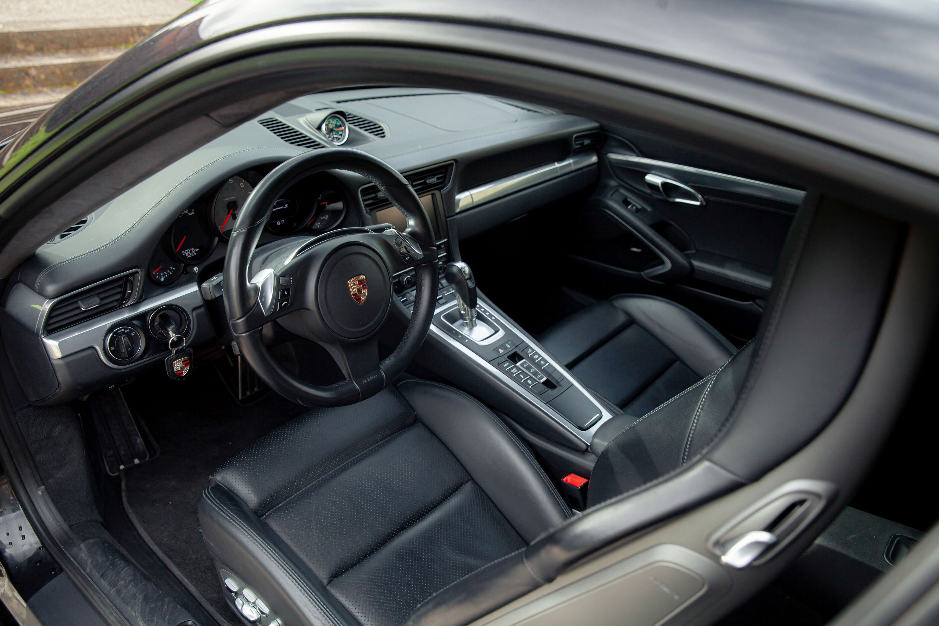 PORSCHE 911 991.1 Carrera S 2012 used interior (1)