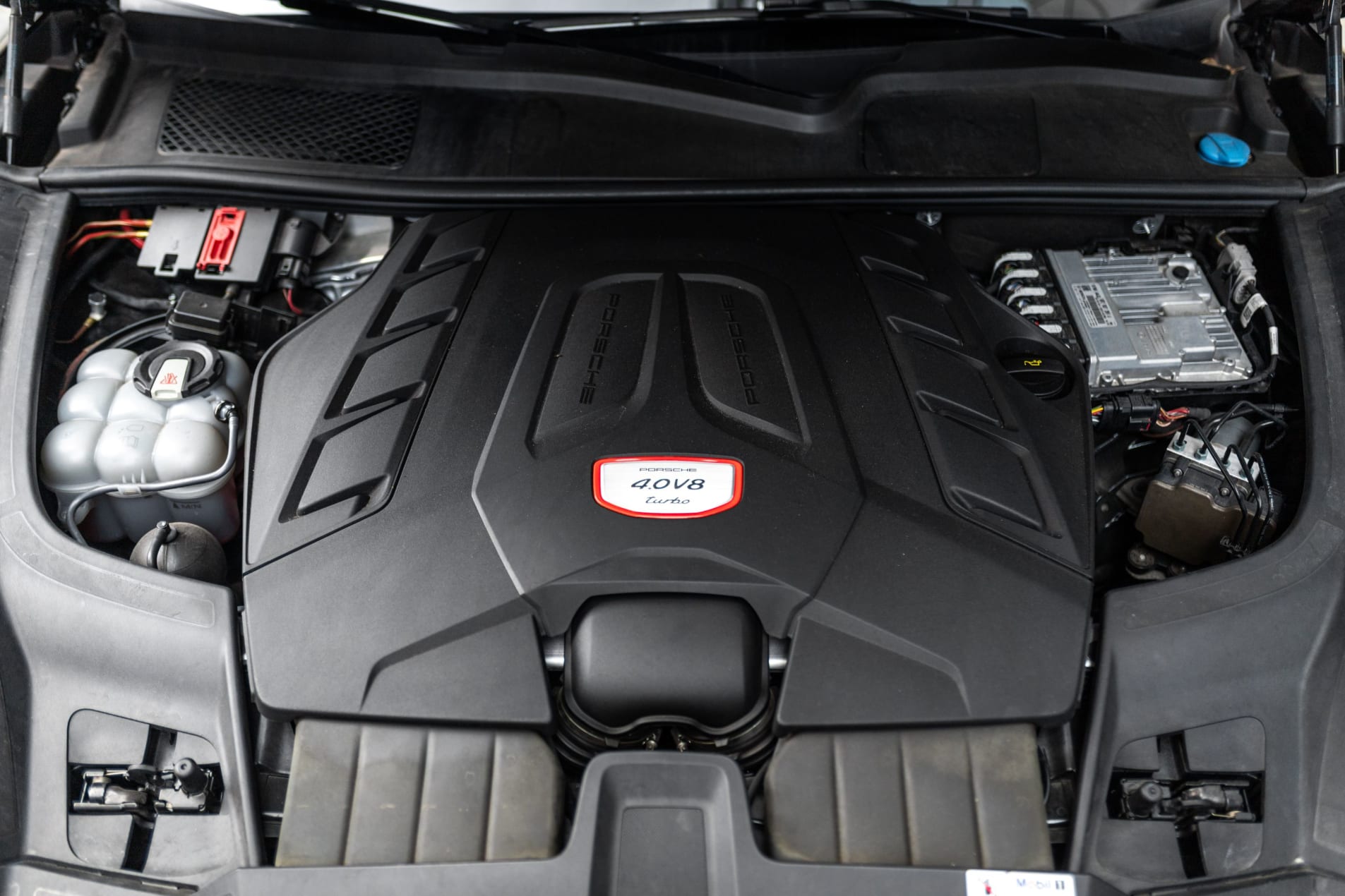 PORSCHE Cayenne Turbo 2018