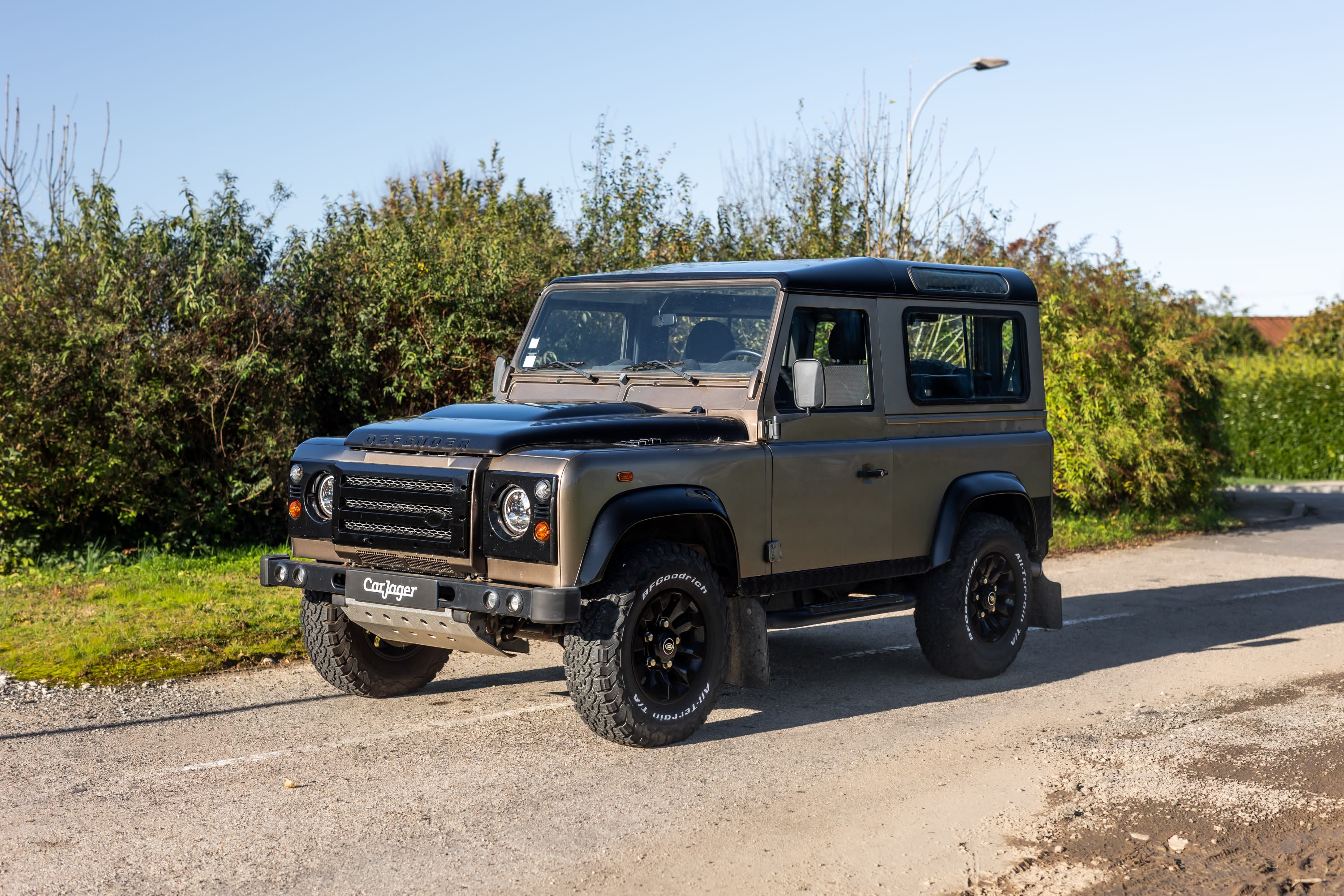 LAND ROVER Defender 90 2012 used video (1)