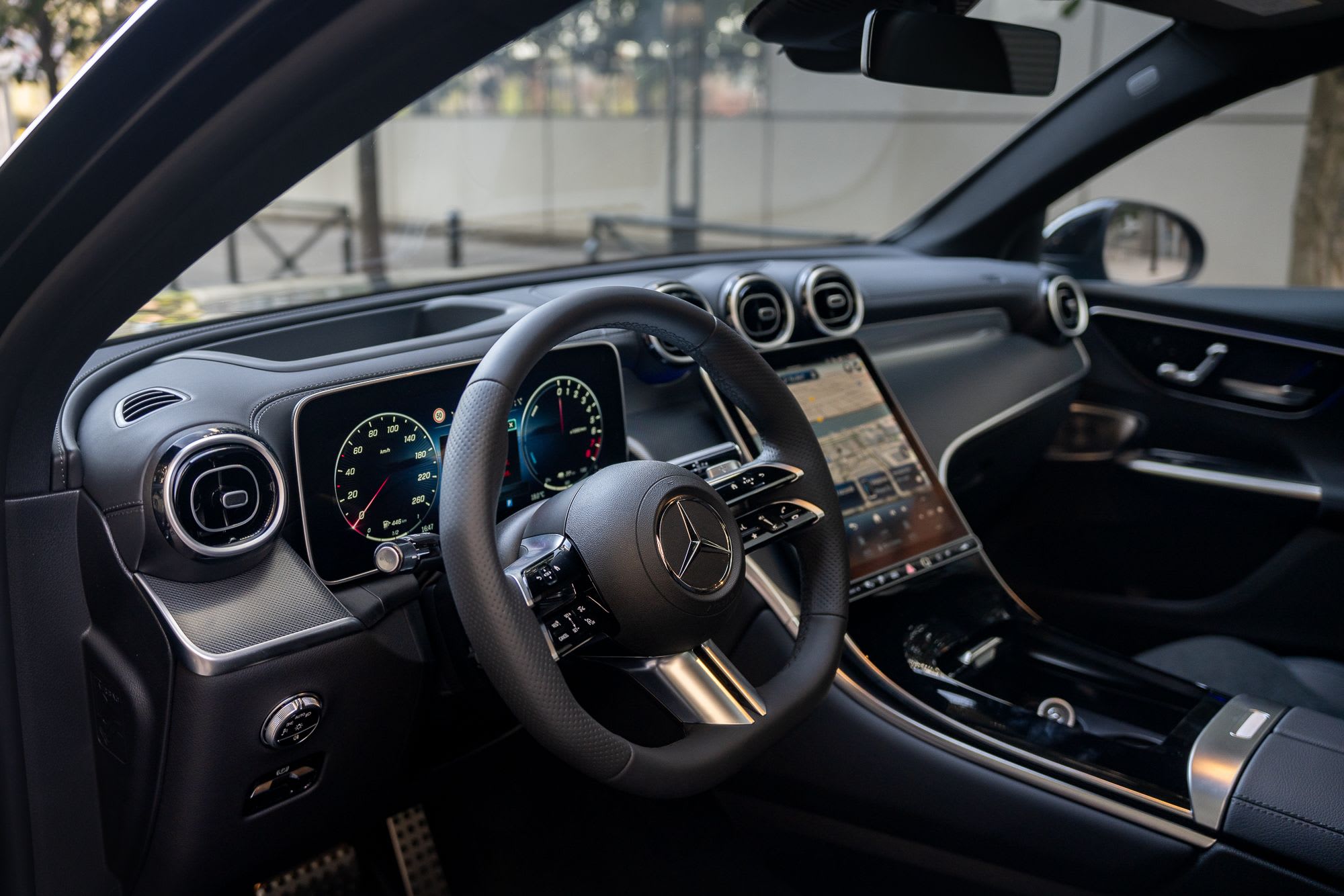 MERCEDES BENZ Classe Glc Coupé Iv 300e Amg 2024 used interior (1)