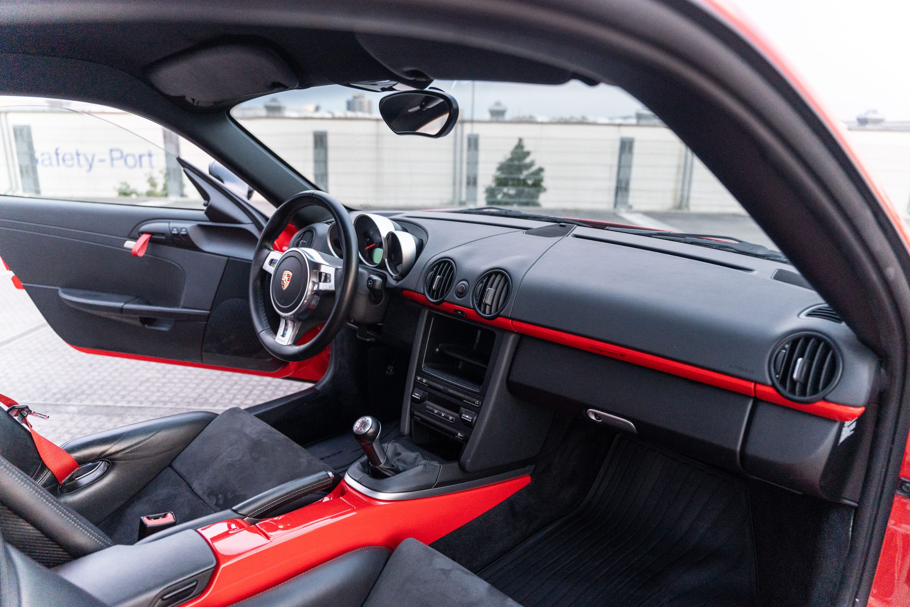 PORSCHE Cayman 987.2 R 2011 used interior (1)