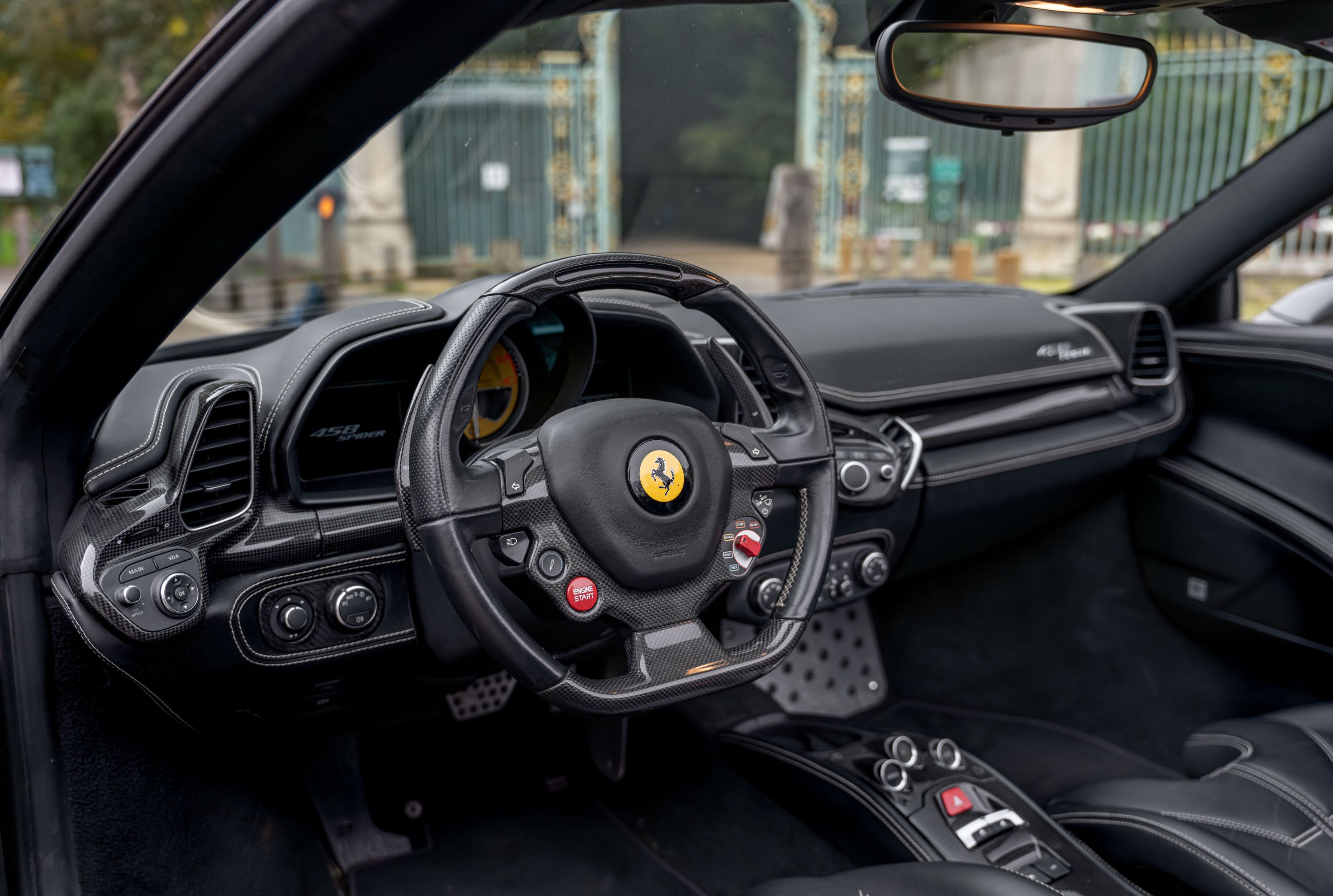 FERRARI 458 Spider 2013 used interior (1)