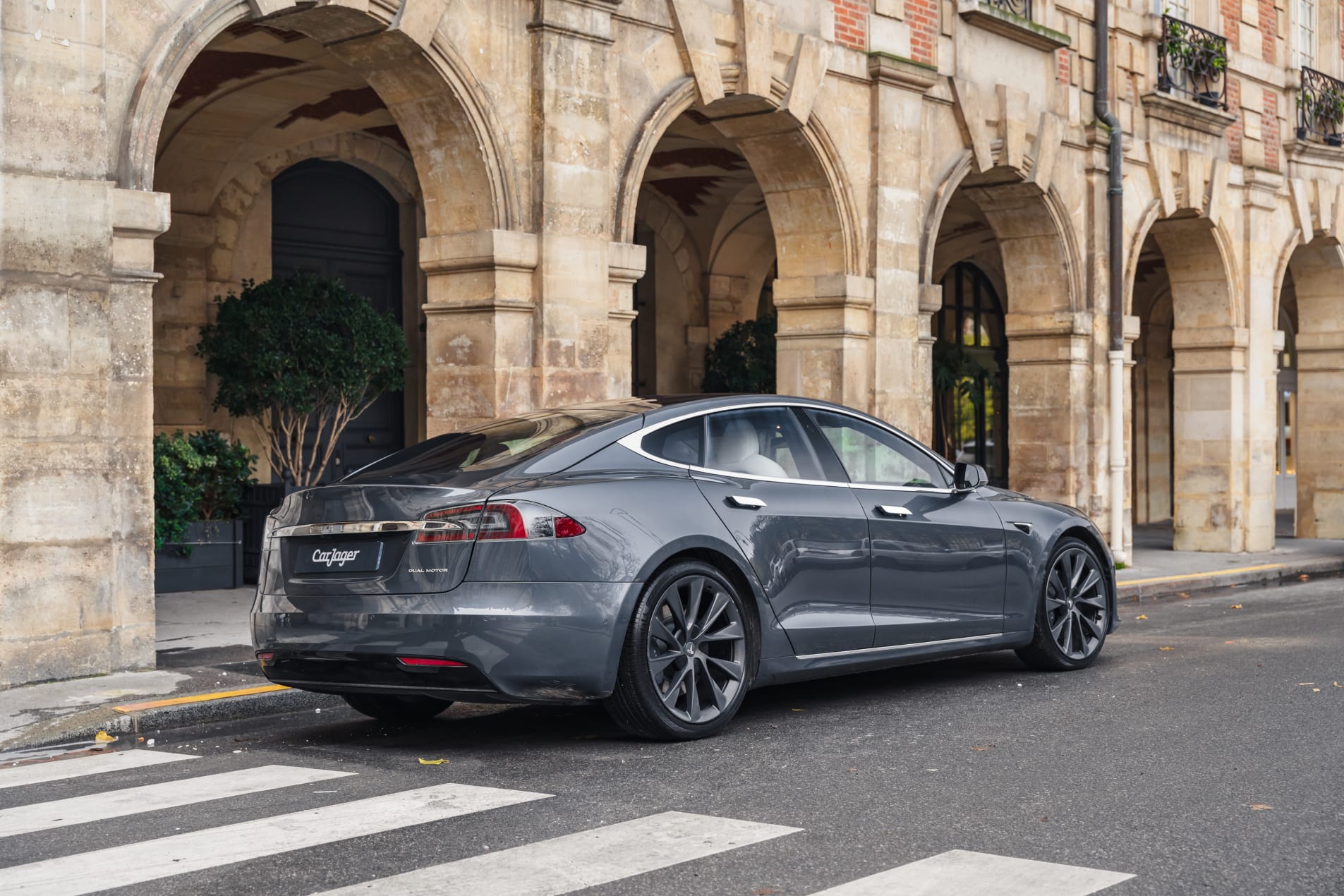 TESLA Model s Long Range 2020