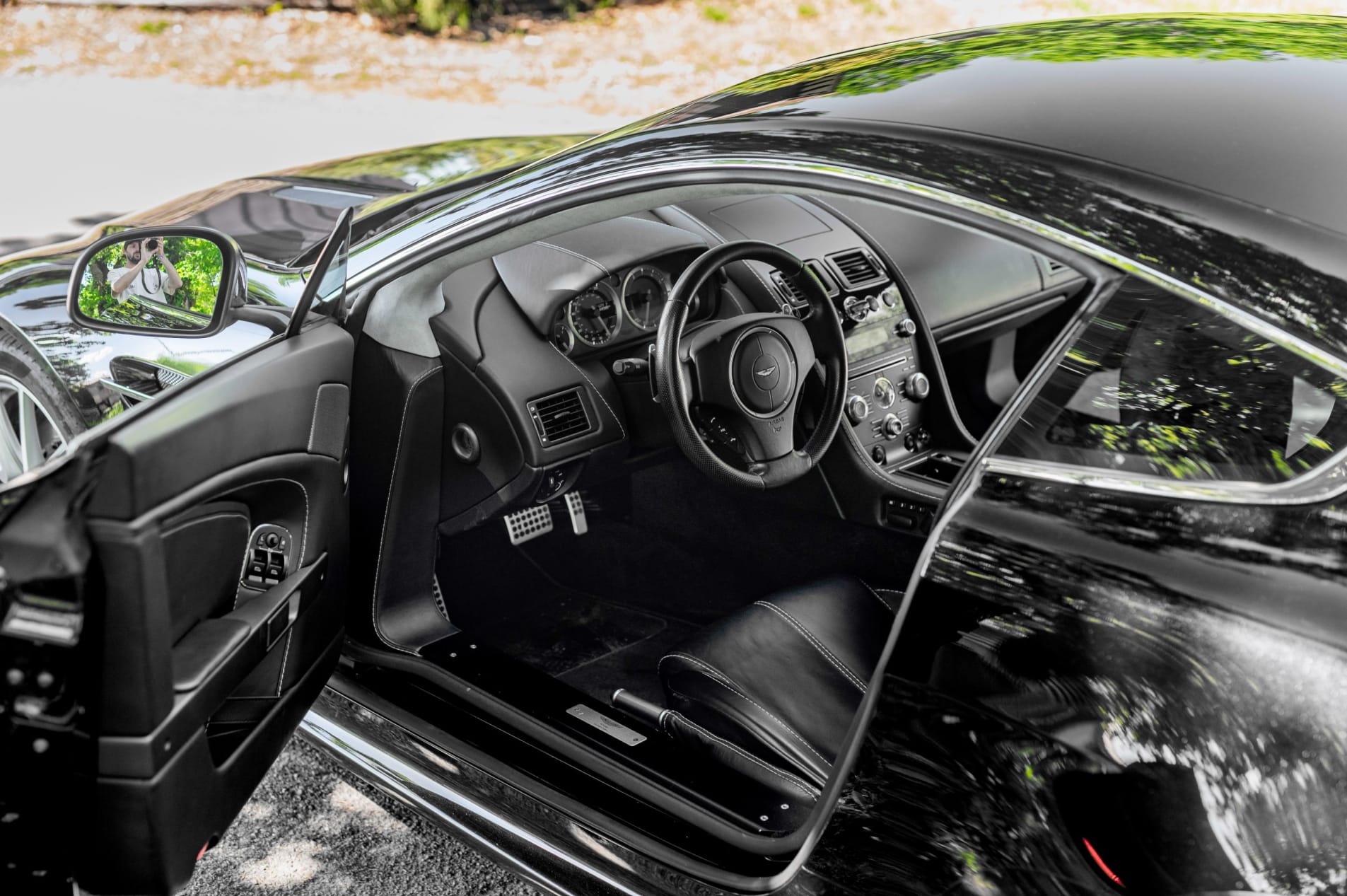 ASTON MARTIN V8 vantage 2013