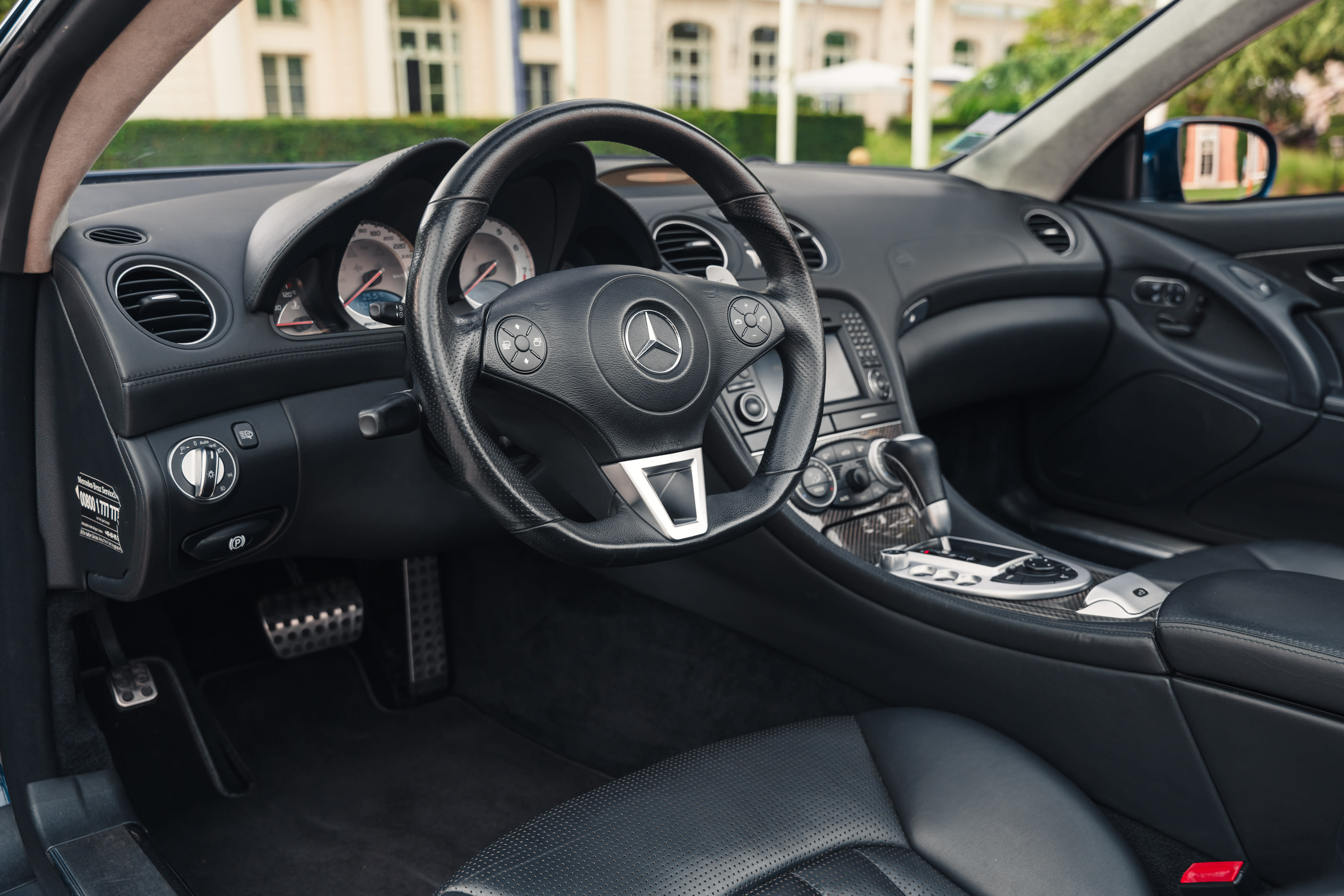 MERCEDES BENZ Classe Sl 63 Amg R230 2008 used interior (1)