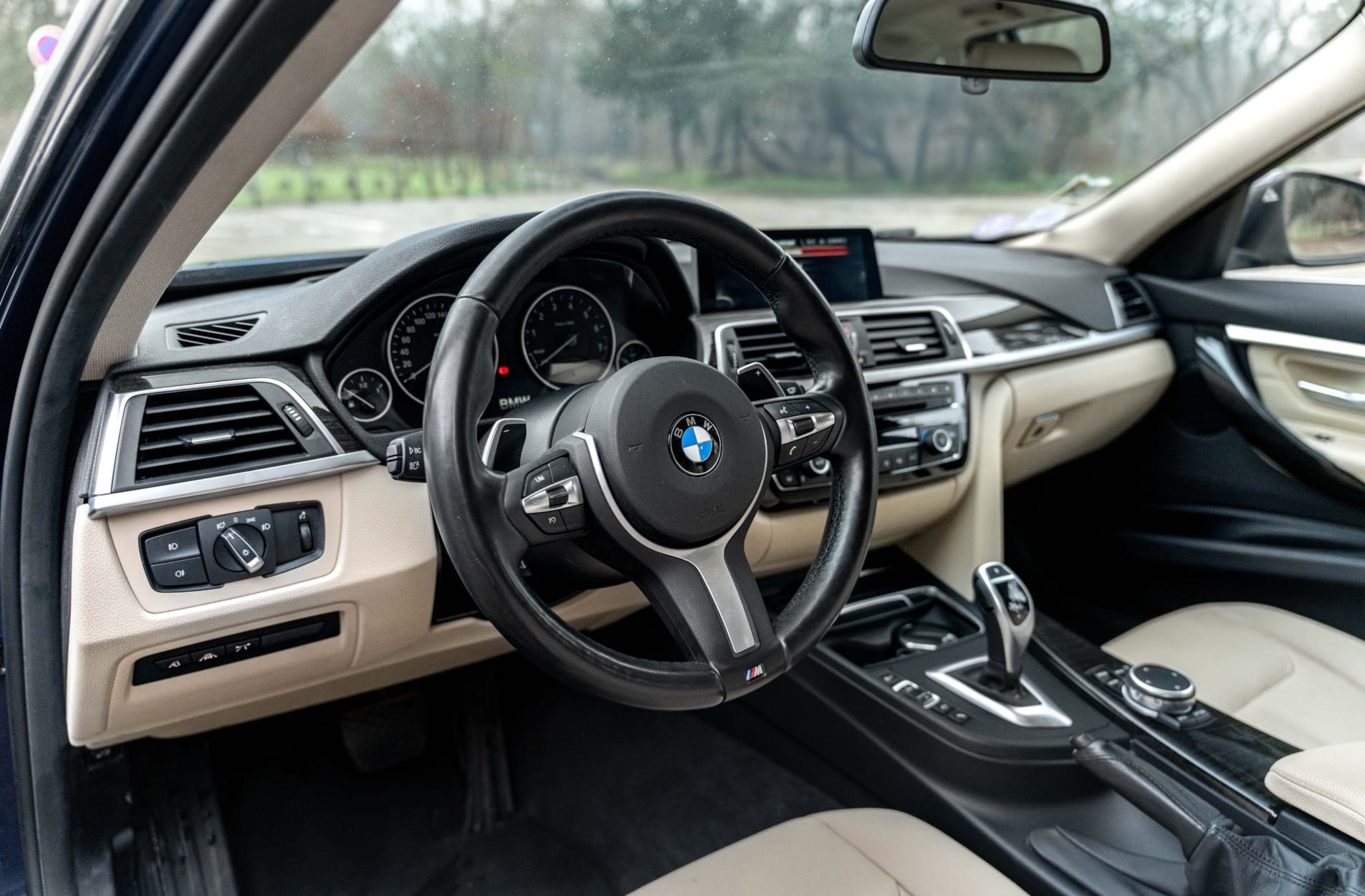 BMW 340i x Drive Touring Luxury 2016