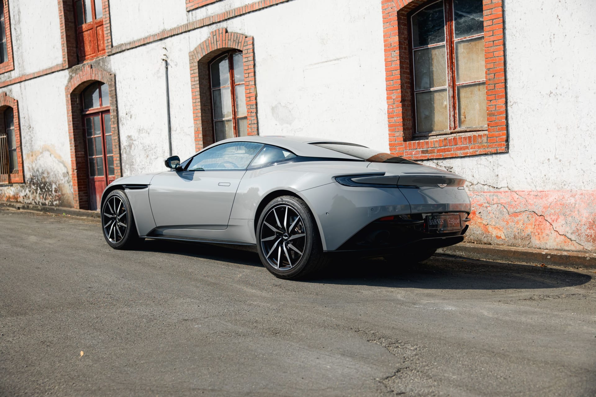Aston Martin Db11 V8