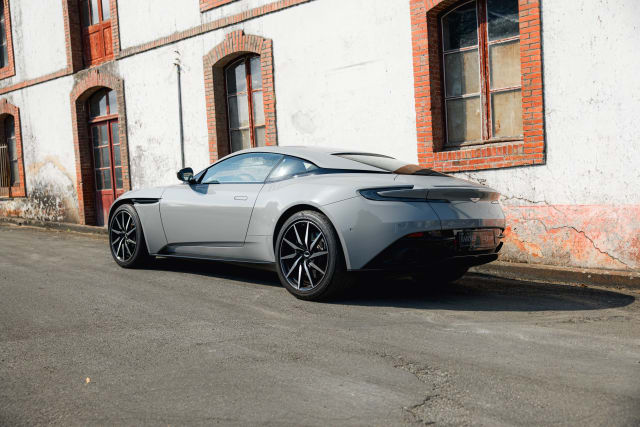 ASTON MARTIN Db11 V8 2018 occasion