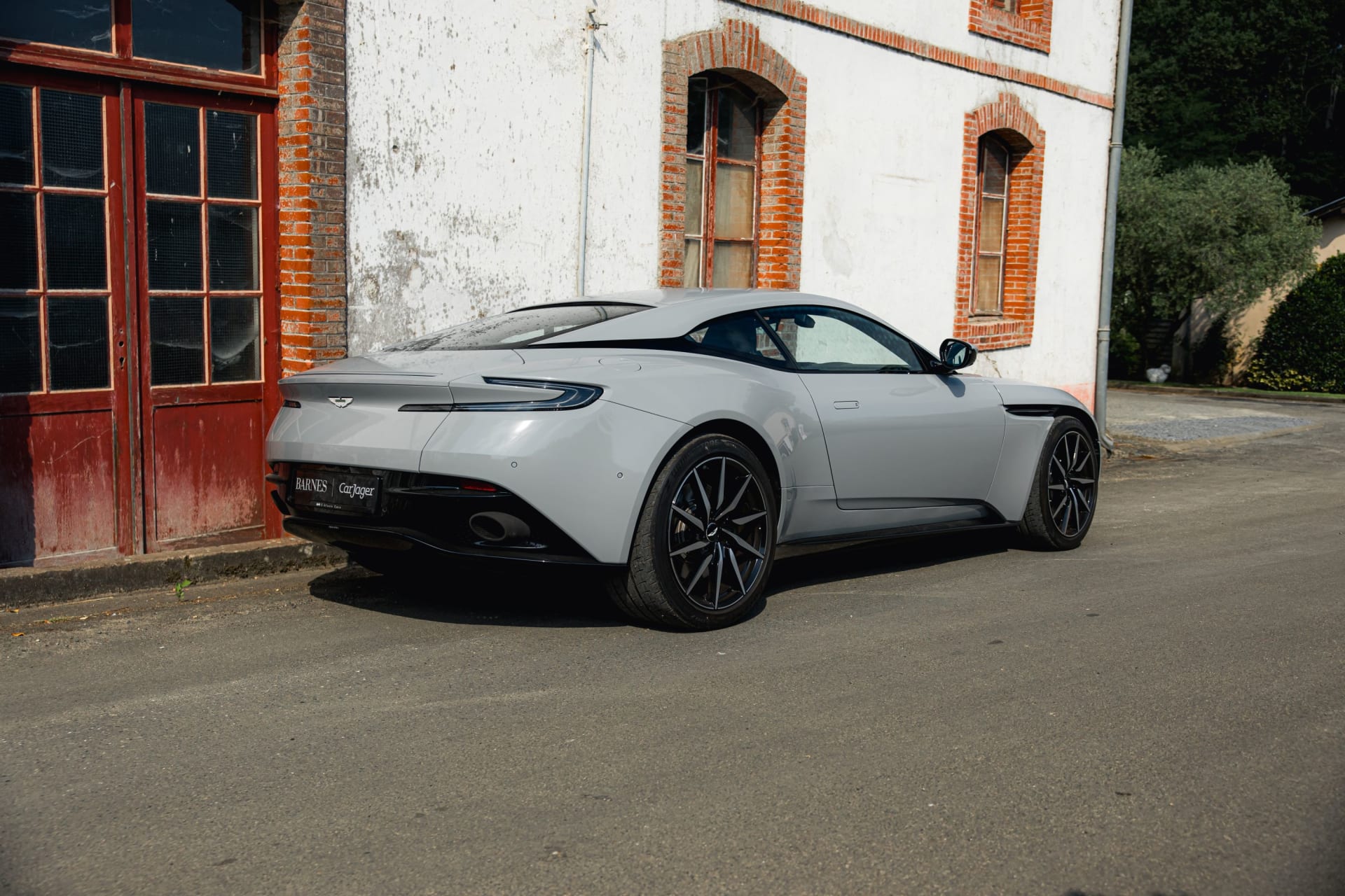 Aston Martin Db11 V8