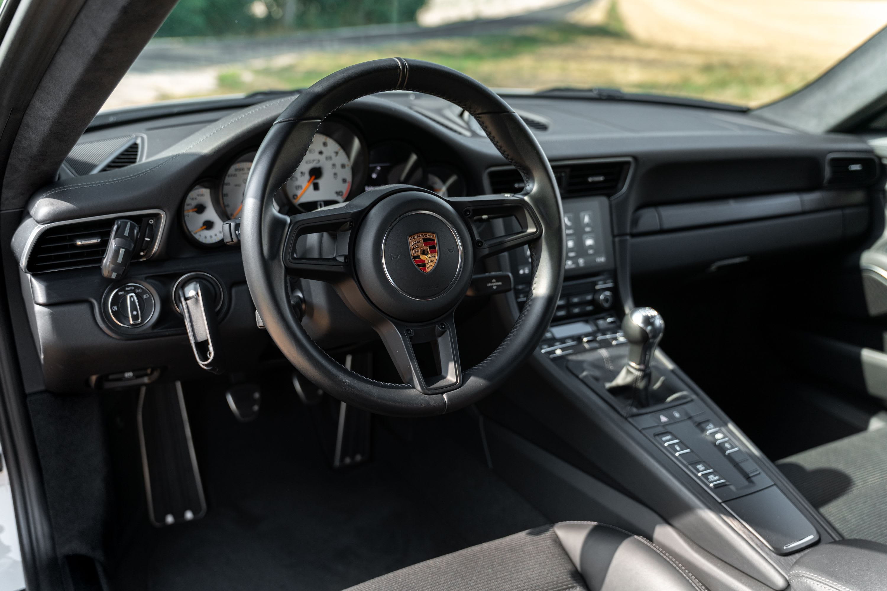 PORSCHE 911 991.2 Gt3 Touring 2018 occasion intérieur (1)