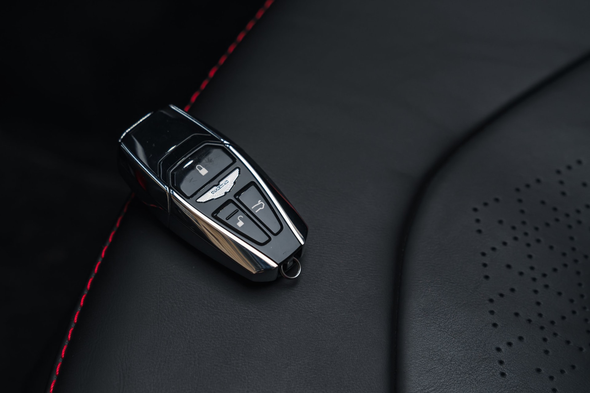 ASTON MARTIN Dbs 3rd Generation Iii Superleggera Volante 2023 occasion mécanique (1)