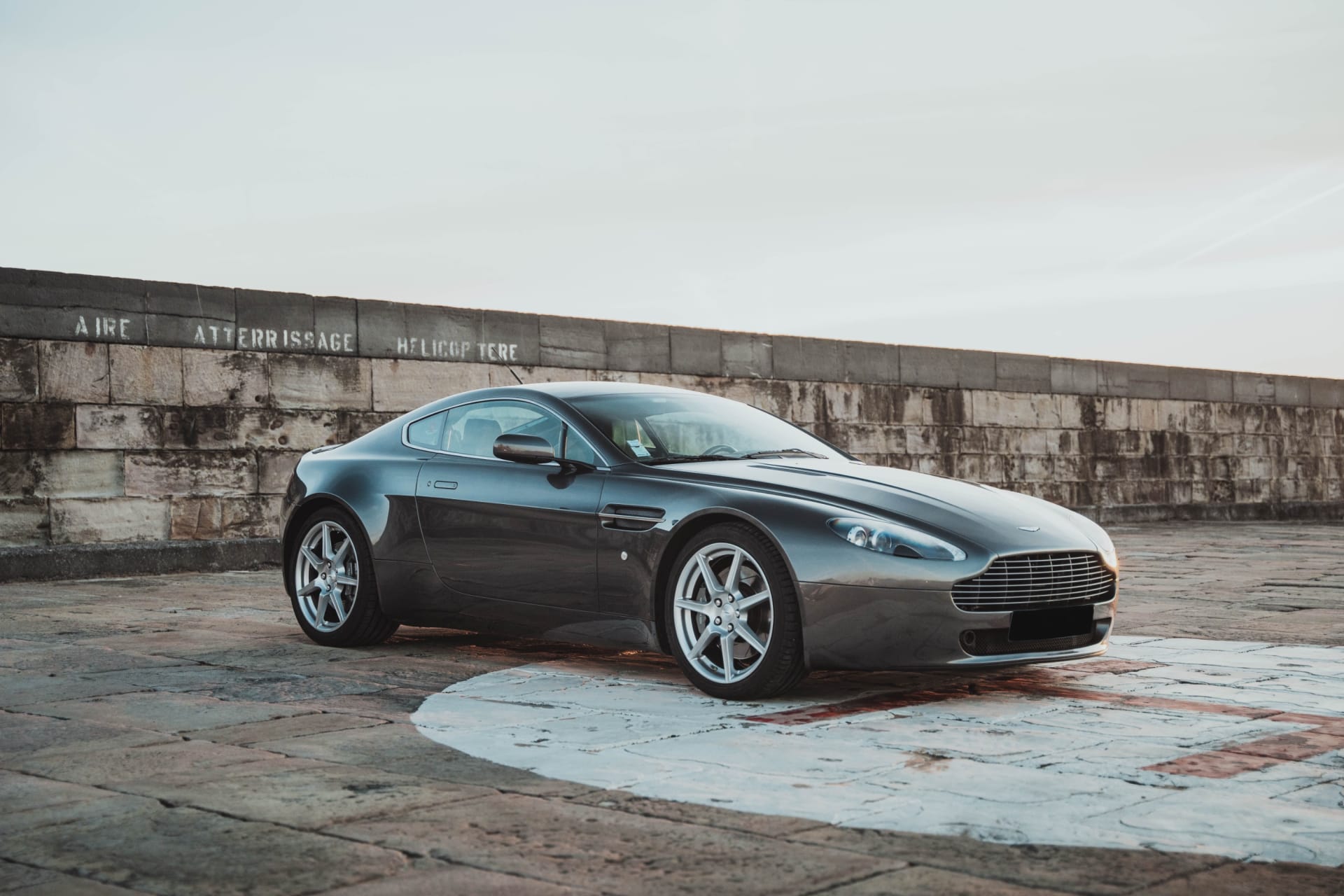 Aston Martin Vantage 4.3