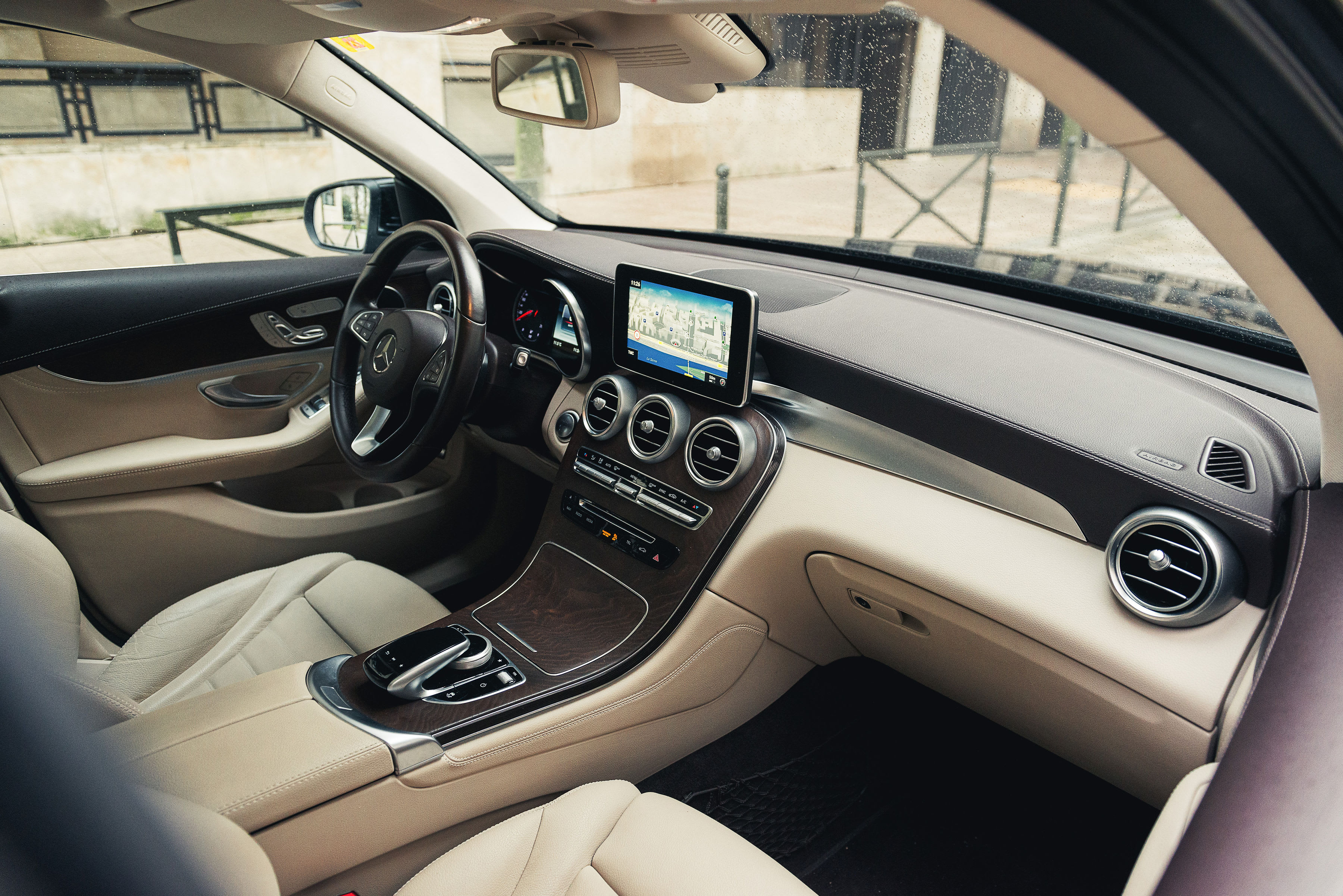 MERCEDES BENZ Classe Glc Ii Fascination 4matic 9g Tronic 2018 occasion intérieur (1)