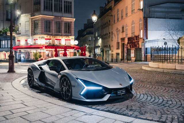 Lamborghini Revuelto