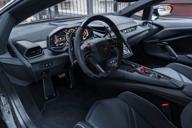 Lamborghini Revuelto