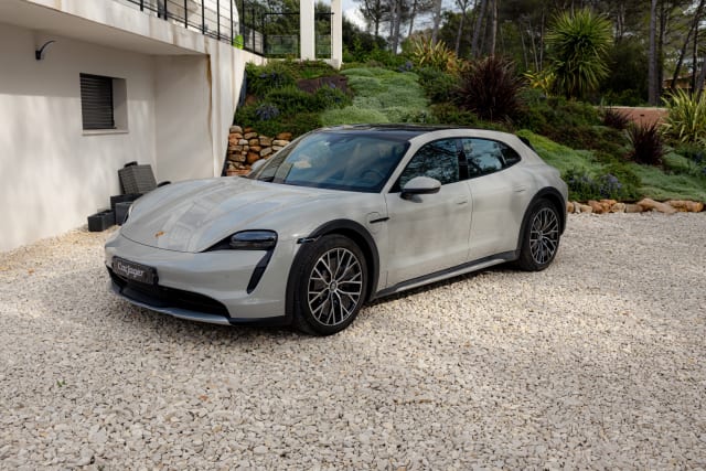 Porsche Taycan 4 Cross Turismo