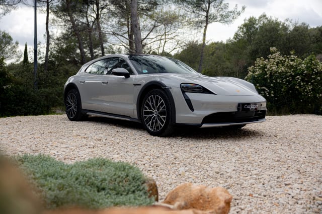 Porsche Taycan 4 Cross Turismo