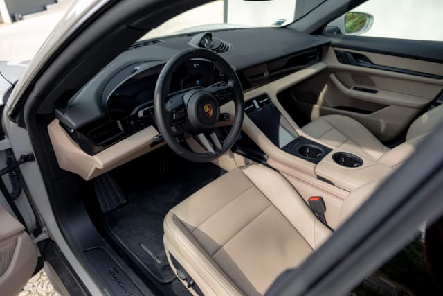 Porsche Taycan 4 Cross Turismo