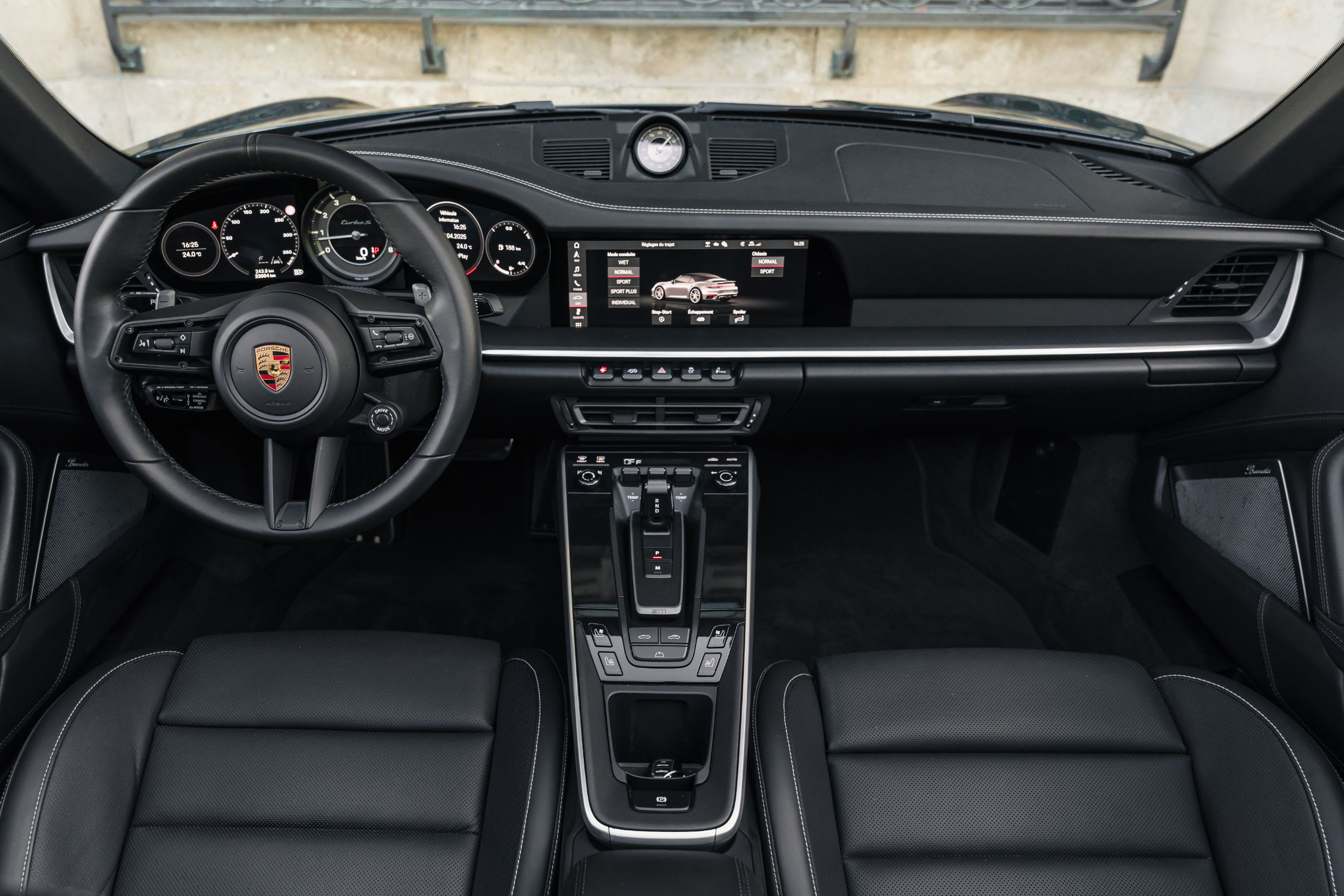 PORSCHE 911 992.1 Turbo S Cabriolet Pts 2021 occasion intérieur (1)