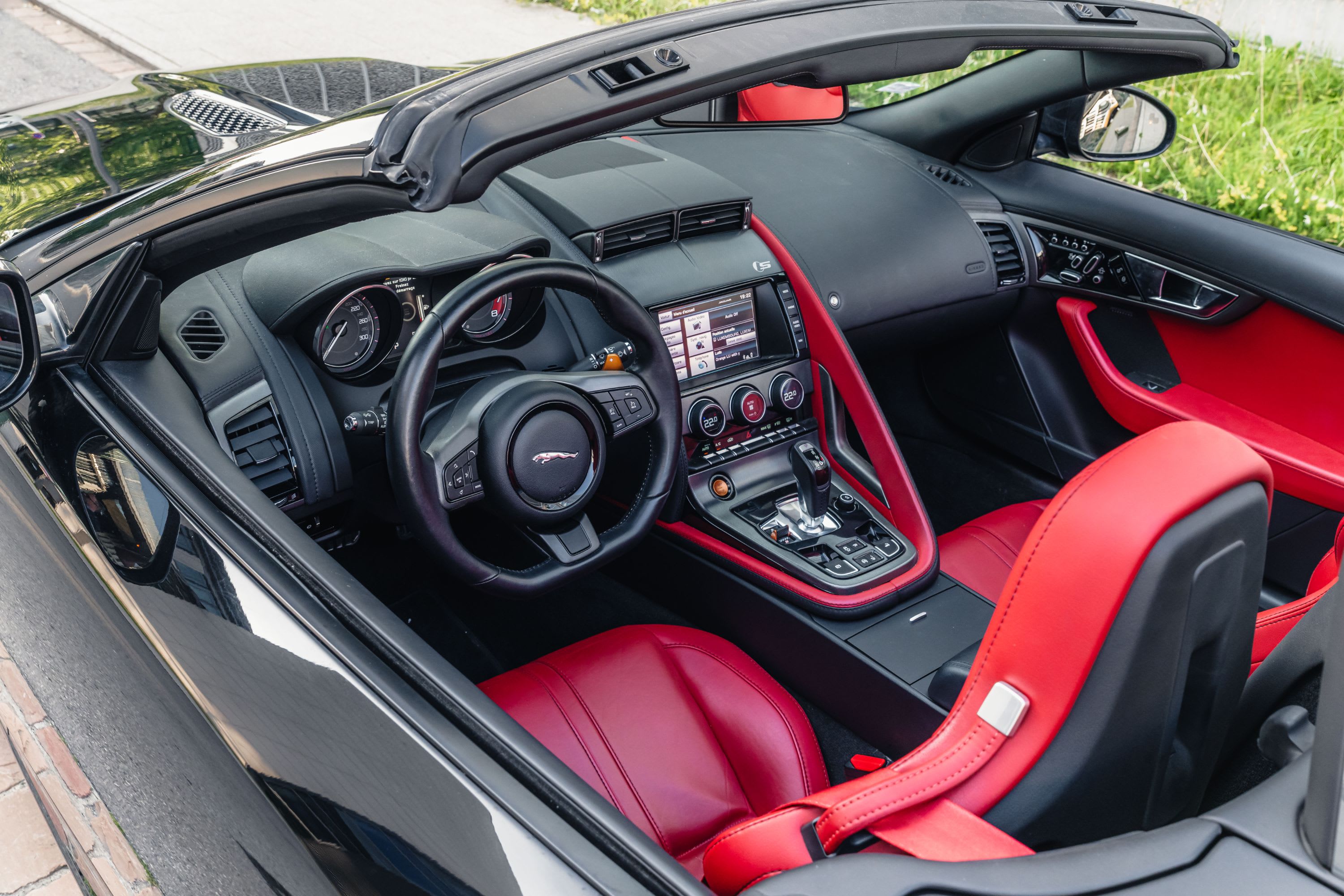 JAGUAR F-type  Cabriolet  2013 used interior (1)