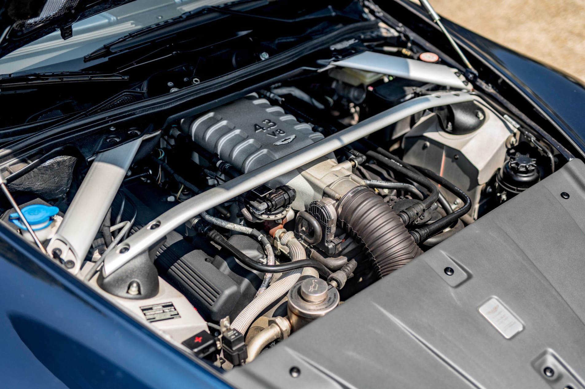 ASTON MARTIN V8 vantage 4.3 2007