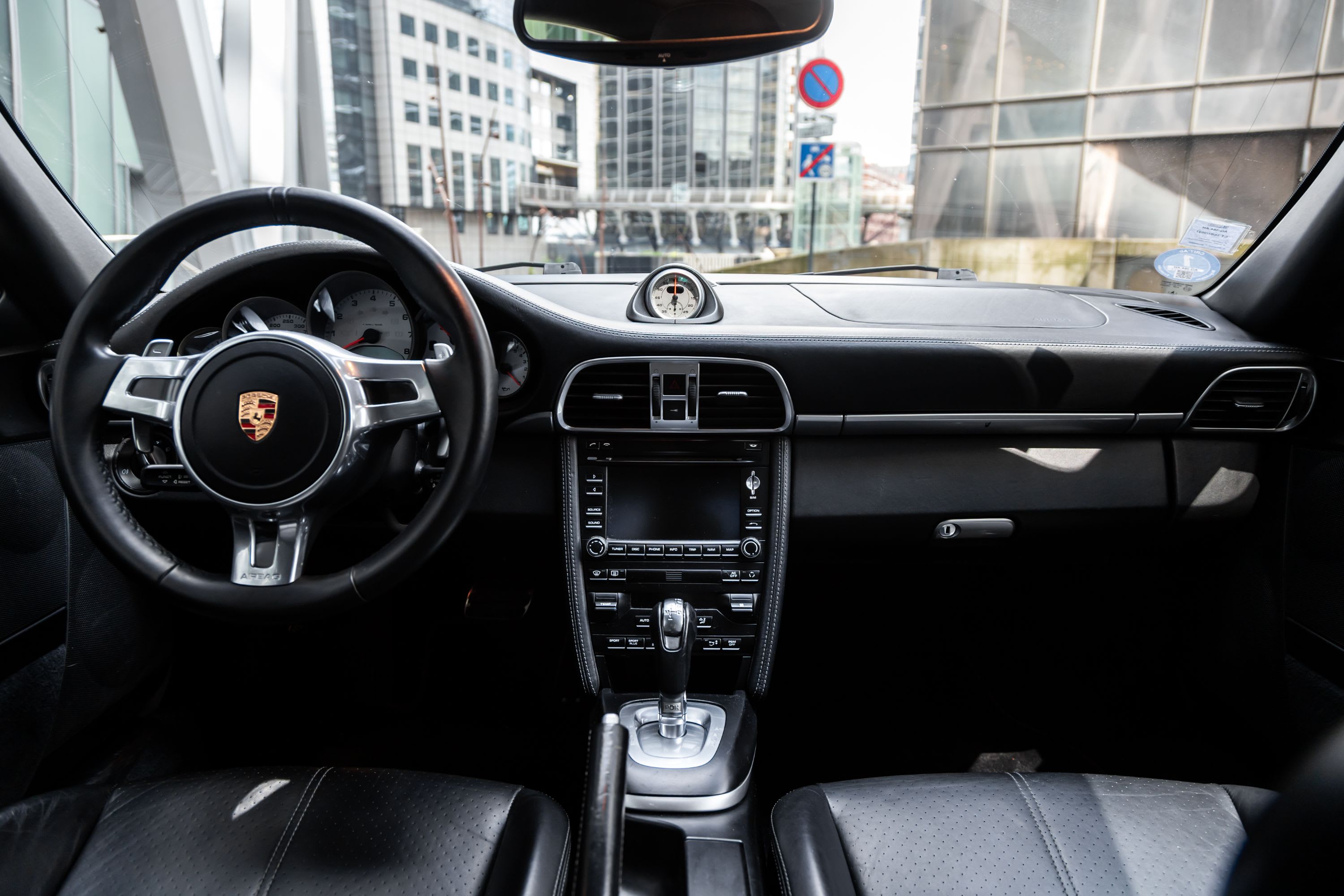 PORSCHE 911 997.2 Carrera 4s 2010 used interior (1)