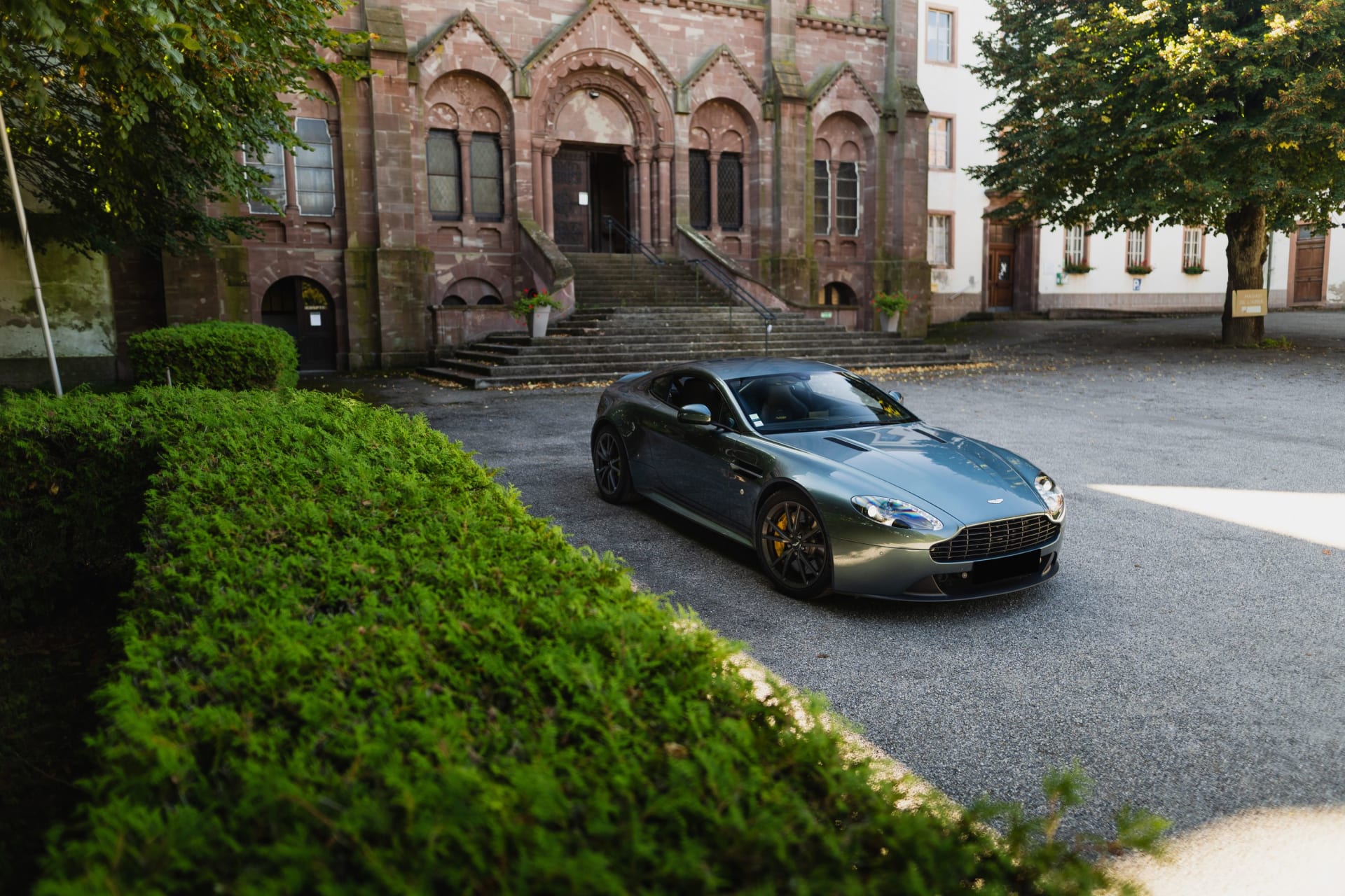 Aston Martin Vantage N430