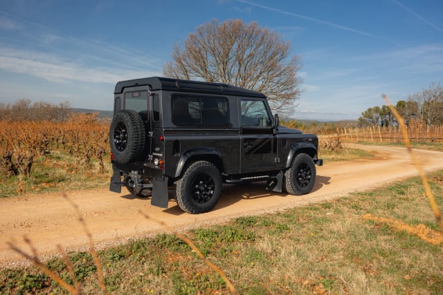 Land Rover Defender 90 “black Edition” 48/150