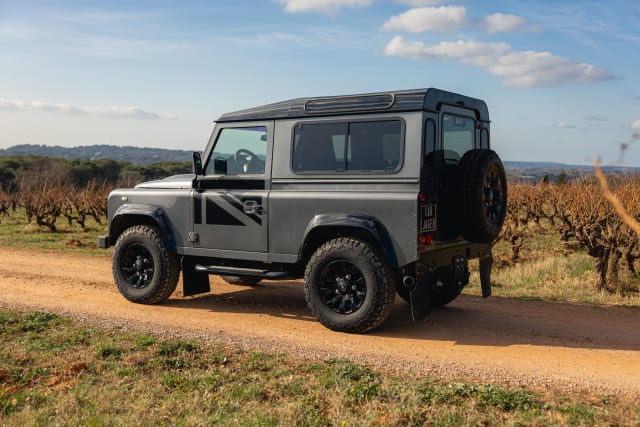 Land Rover Defender 90 “black Edition” 48/150