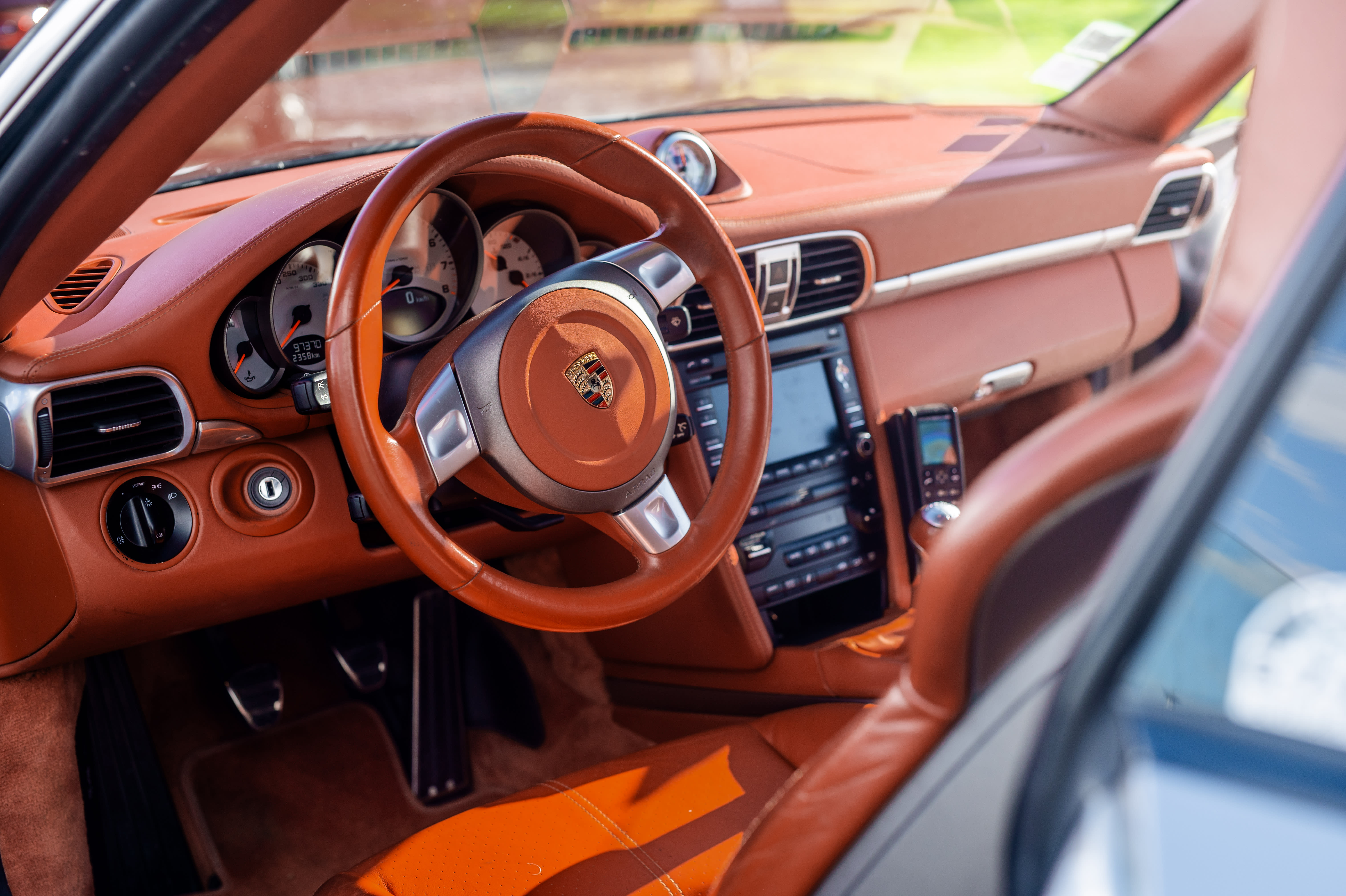 PORSCHE 911 997.2 Carrera S 2008 used interior (1)