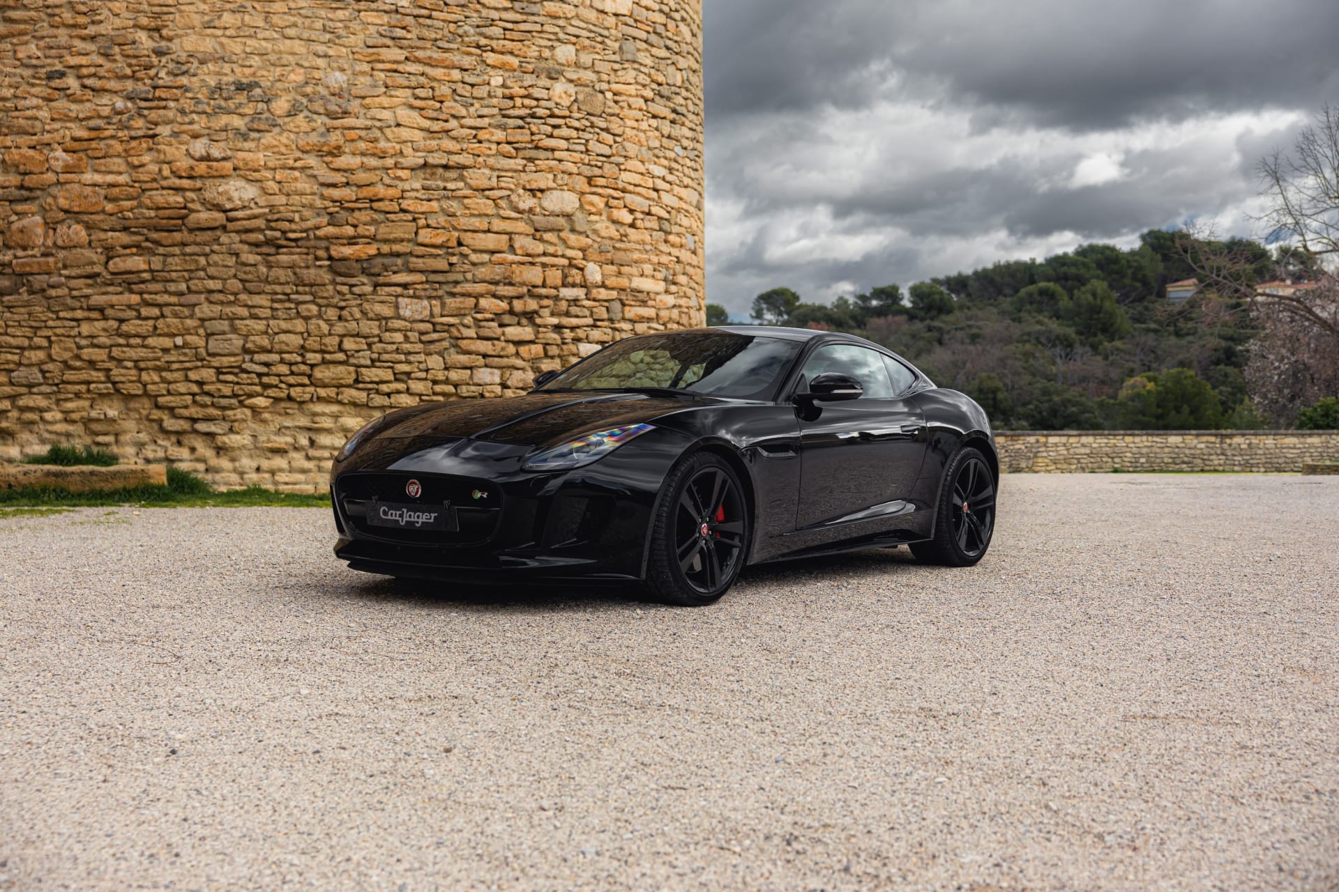 Jaguar F-type R