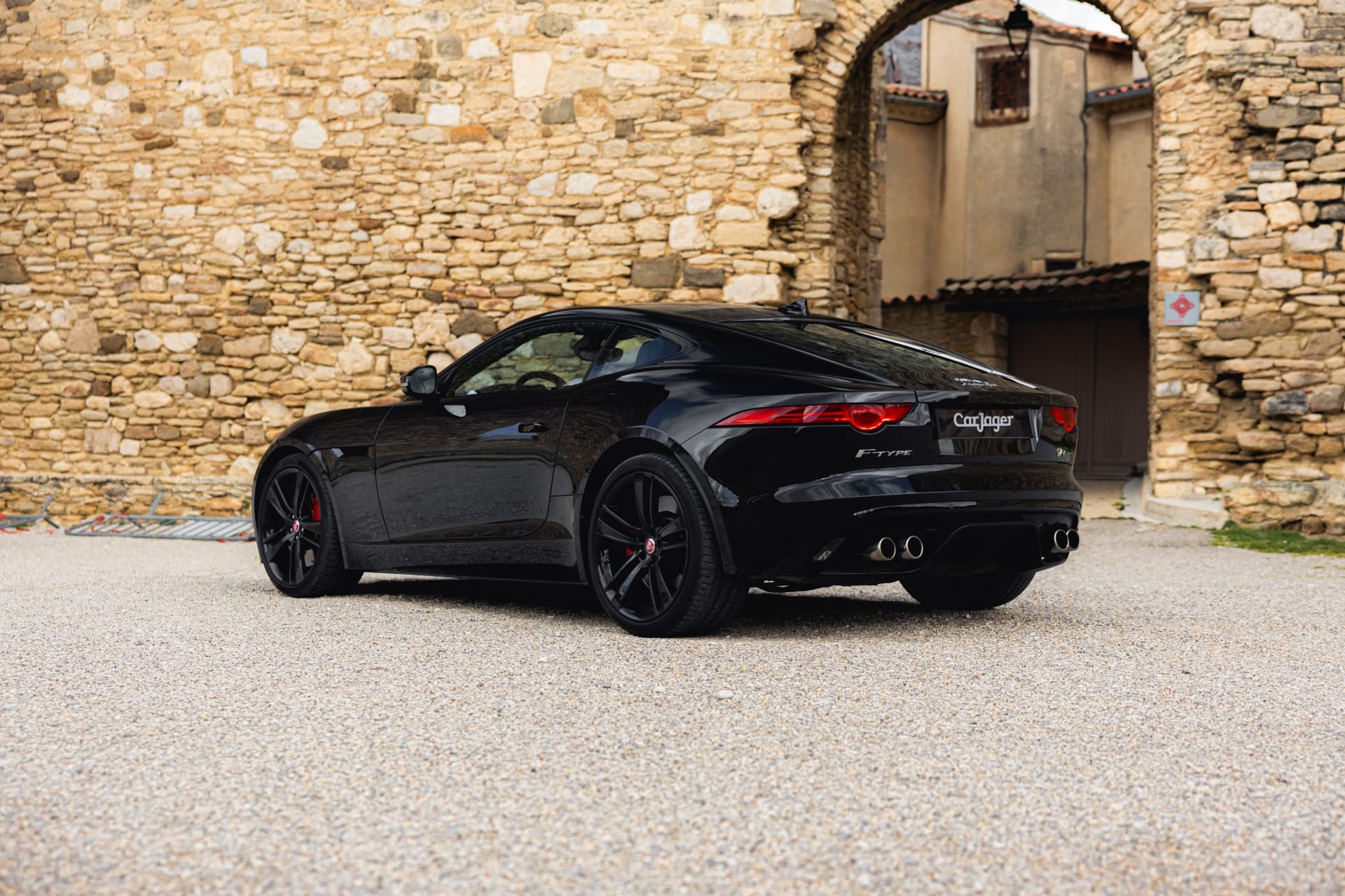 Jaguar F-type R