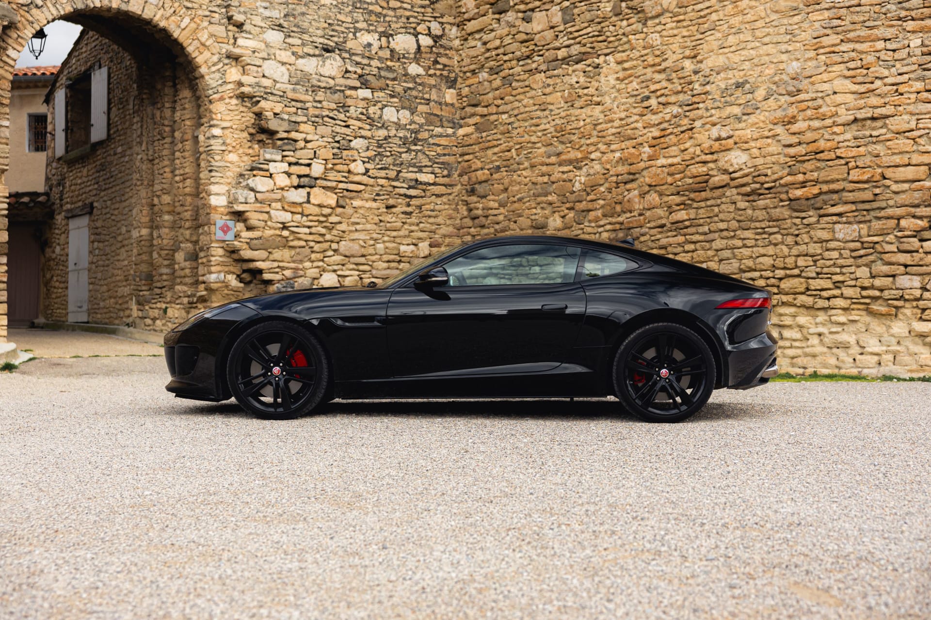 Jaguar F-type R