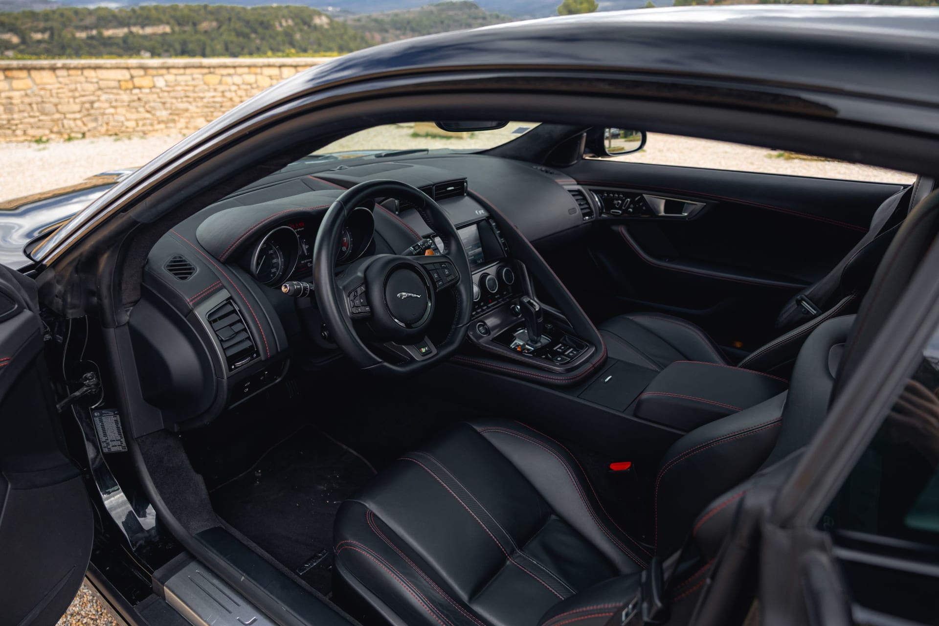 Jaguar F-type R