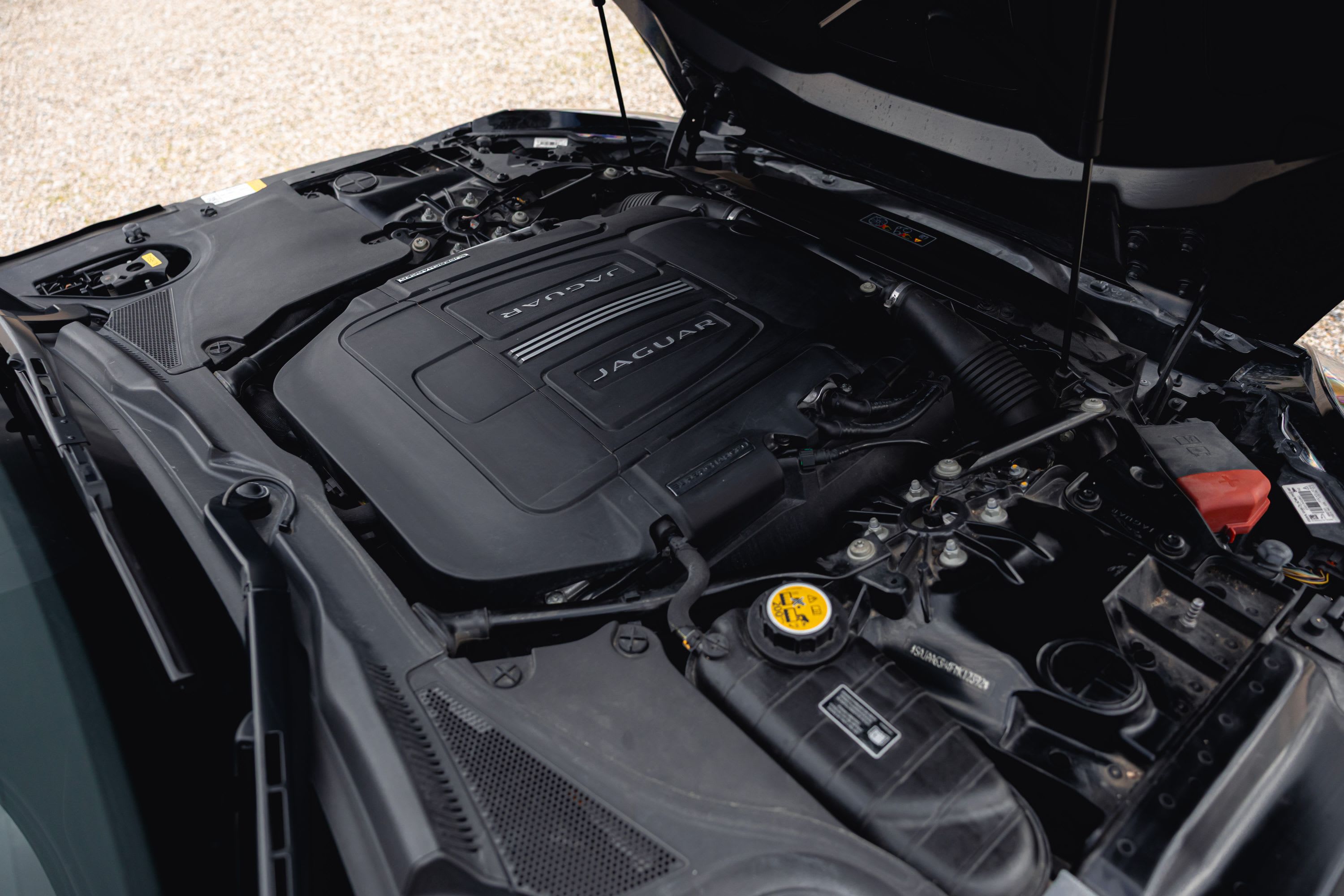 JAGUAR F-type R 2014 occasion mécanique (1)