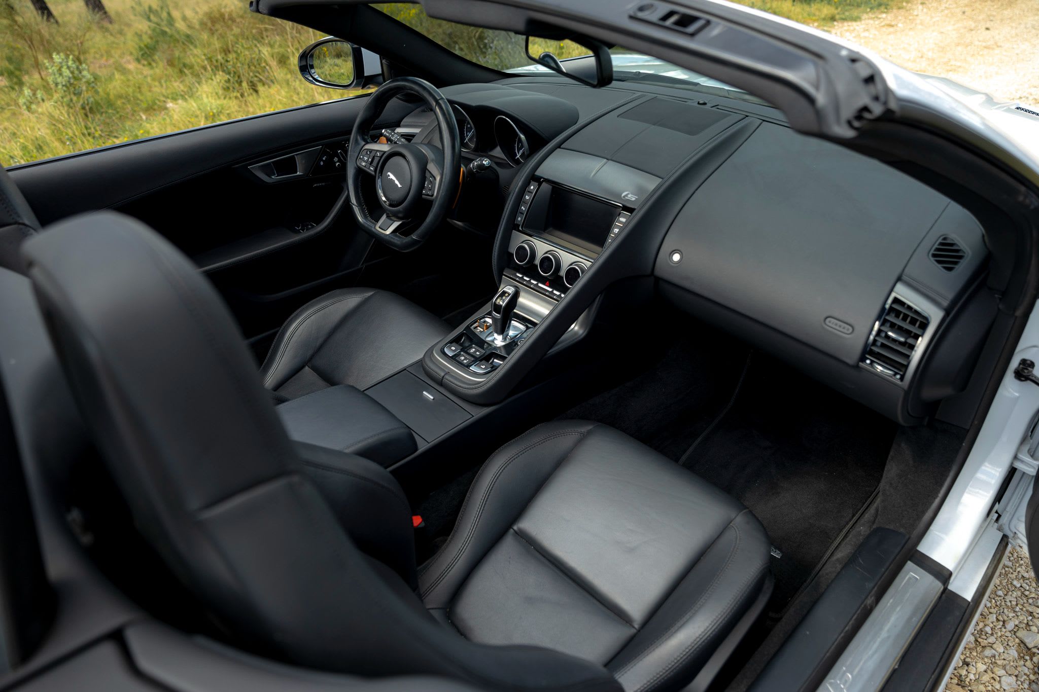 JAGUAR F-type  Cabriolet 2017 occasion intérieur (1)